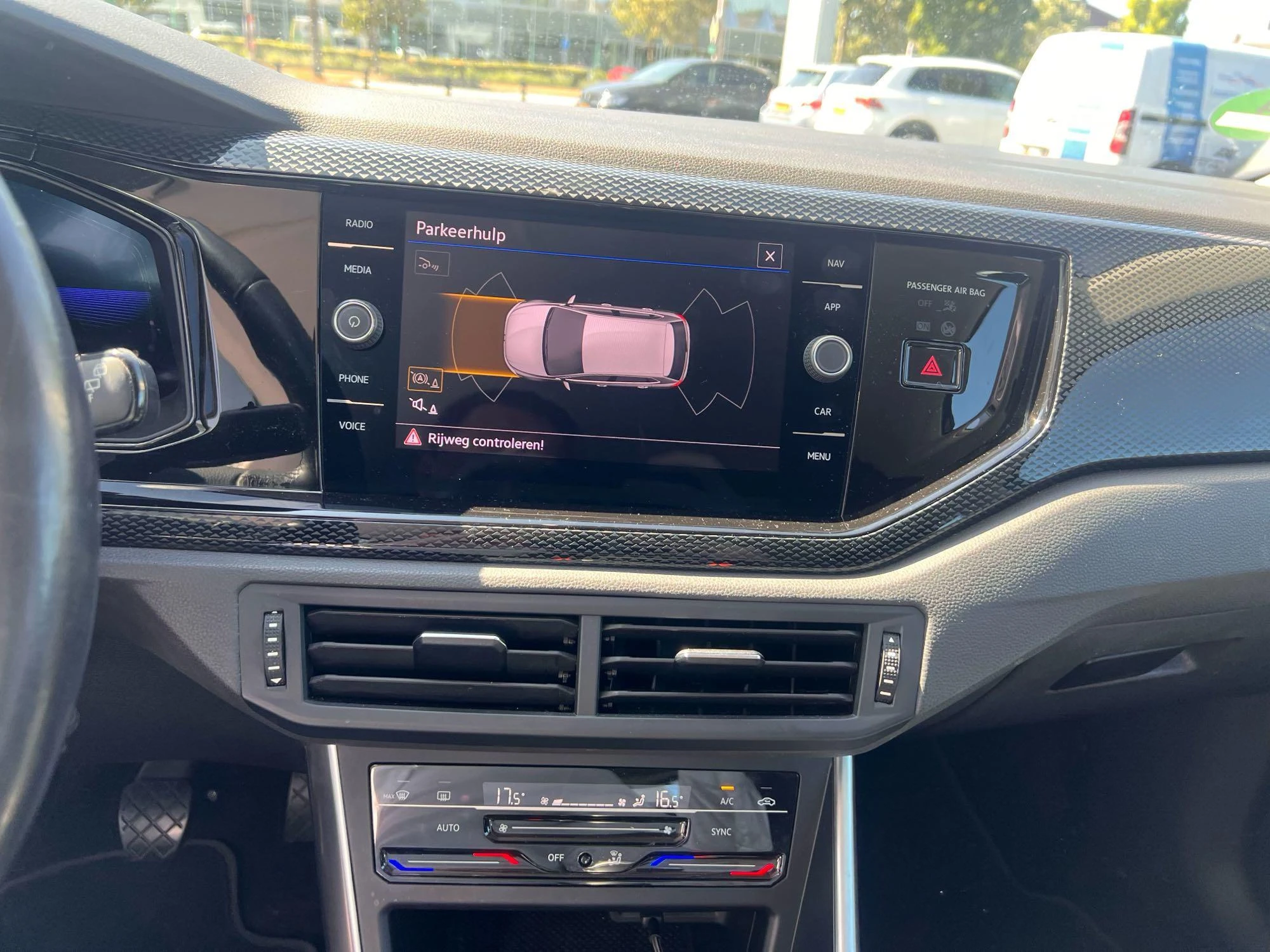 Volkswagen-Polo-image-5