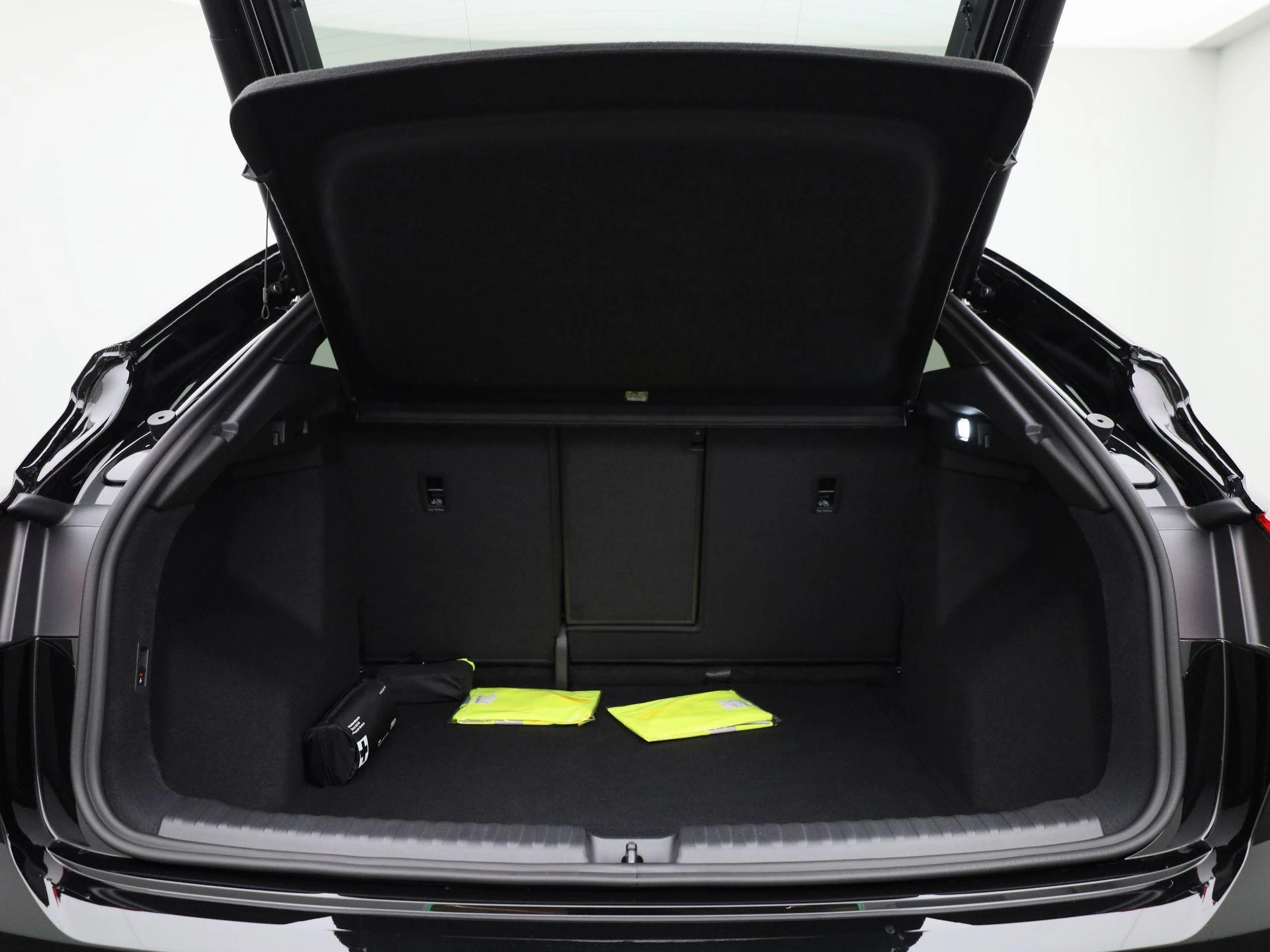Audi-Q4 Sportback e-tron-image-16