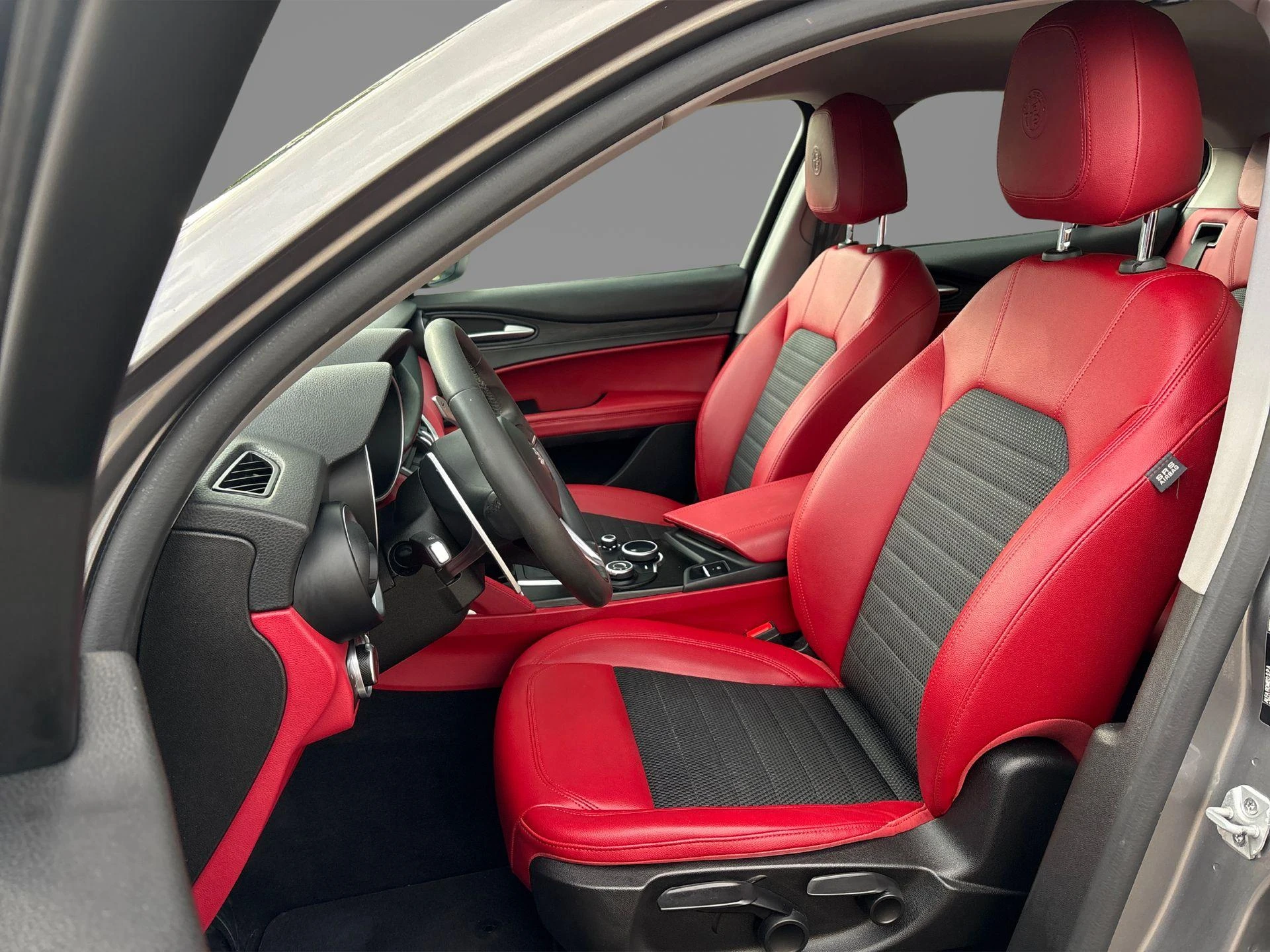Alfa Romeo-Stelvio-image-1