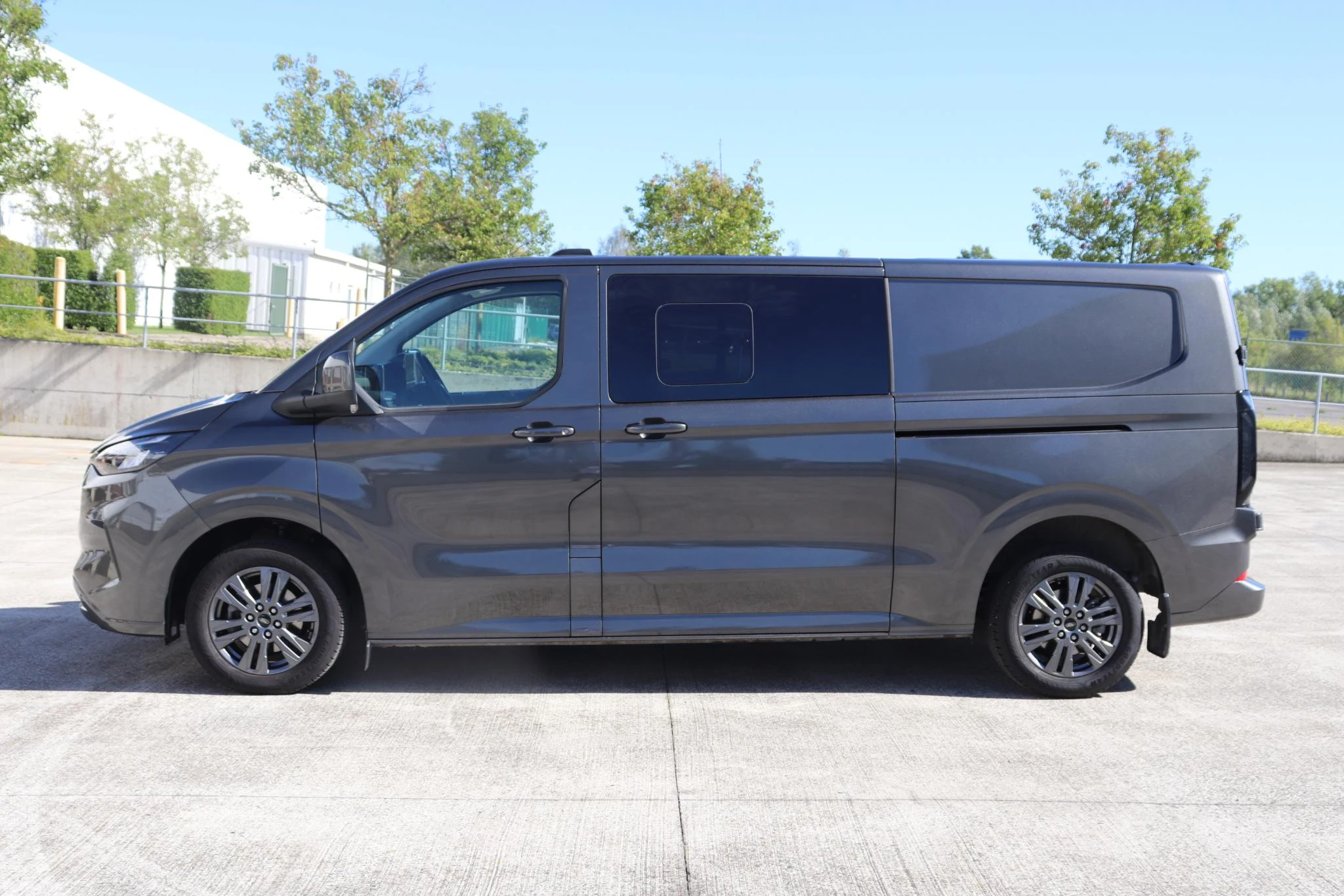 Ford-Transit Custom-image-2