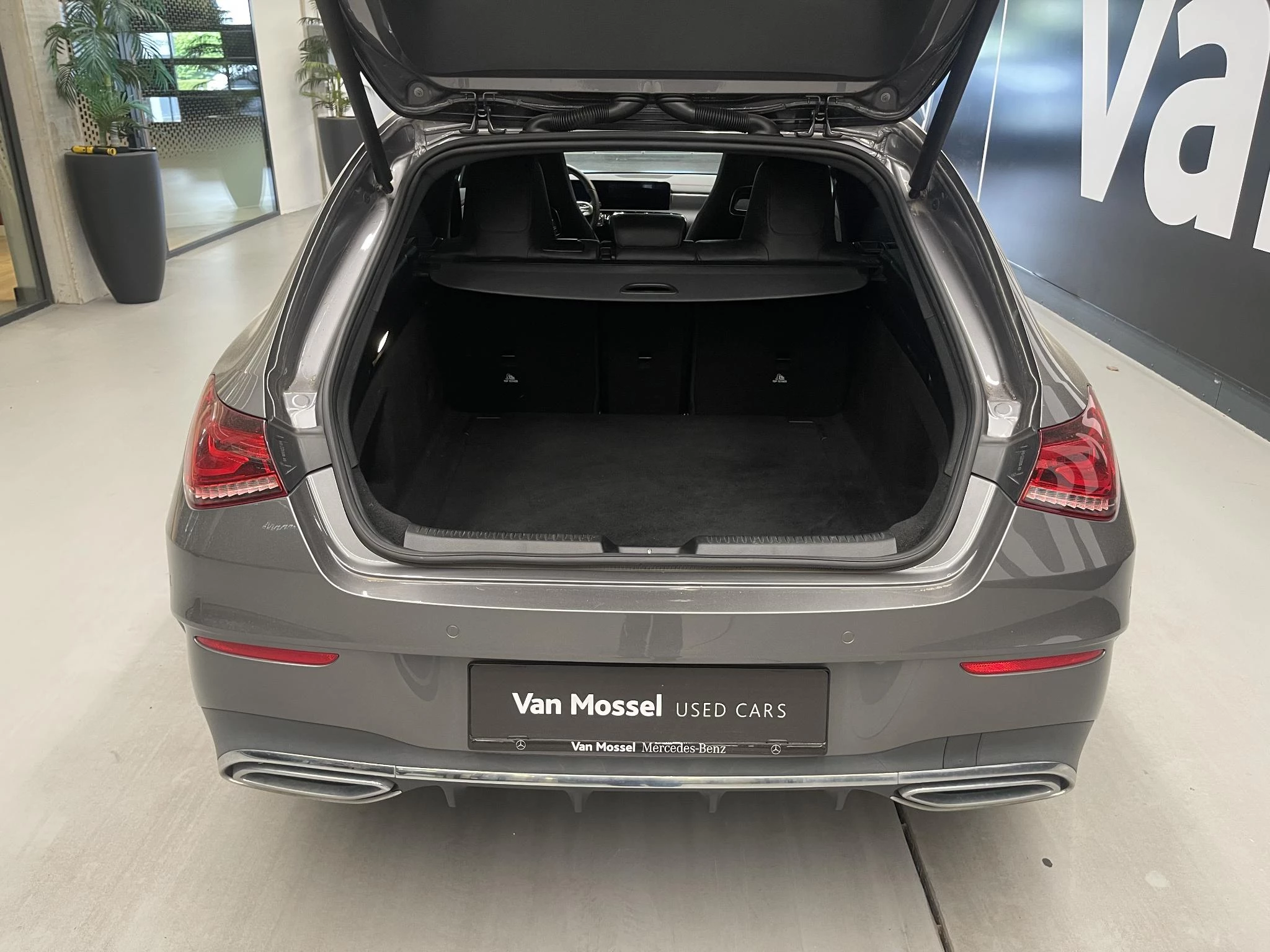Mercedes-Benz CLA 180d AMG LINE Shooting Brake + CARPLAY + LED + KEY LESS +