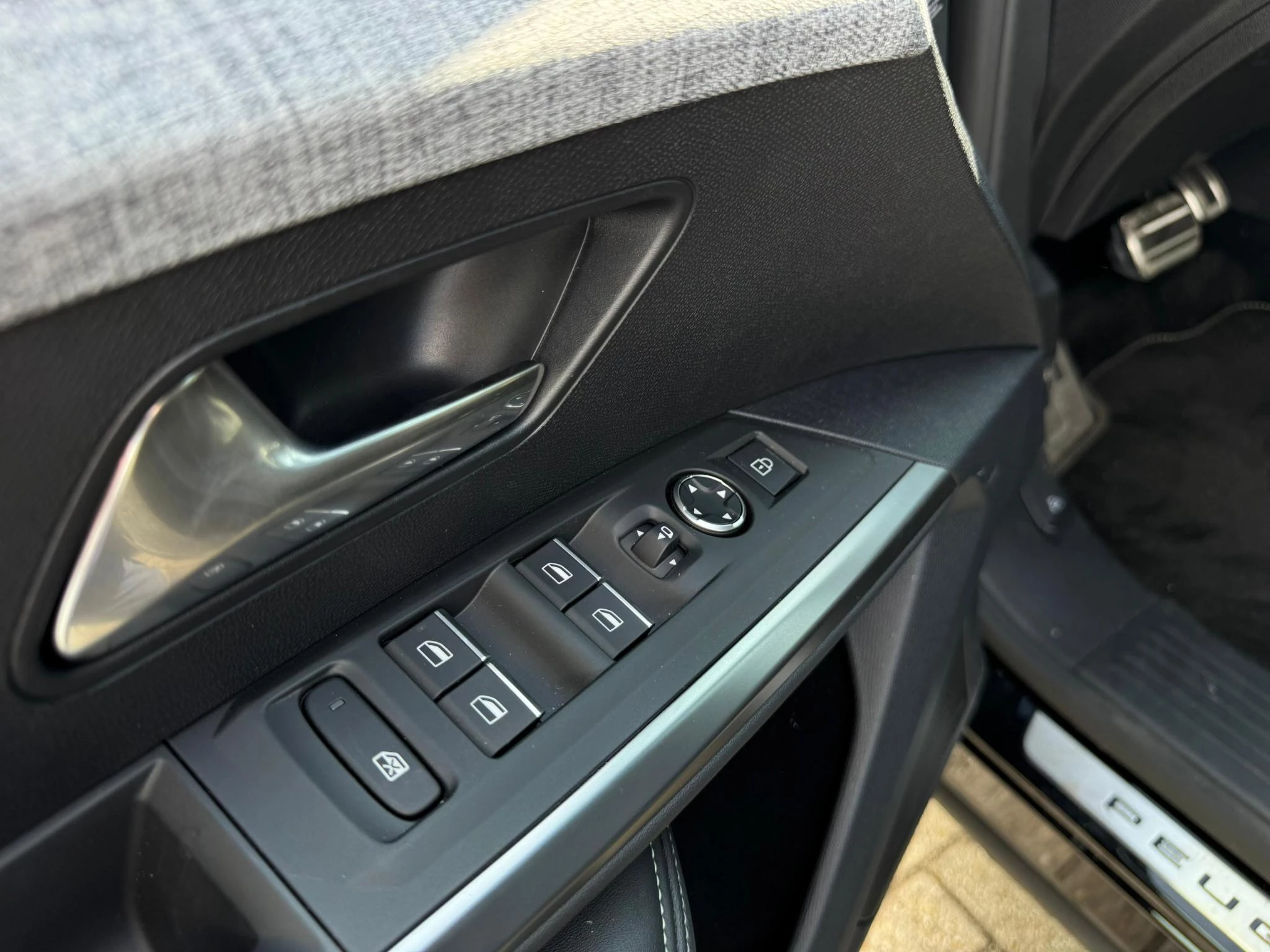 Peugeot-e-3008-image-22