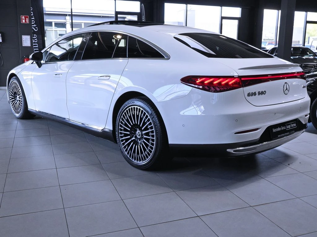 Mercedes-Benz-EQS 580-image-5