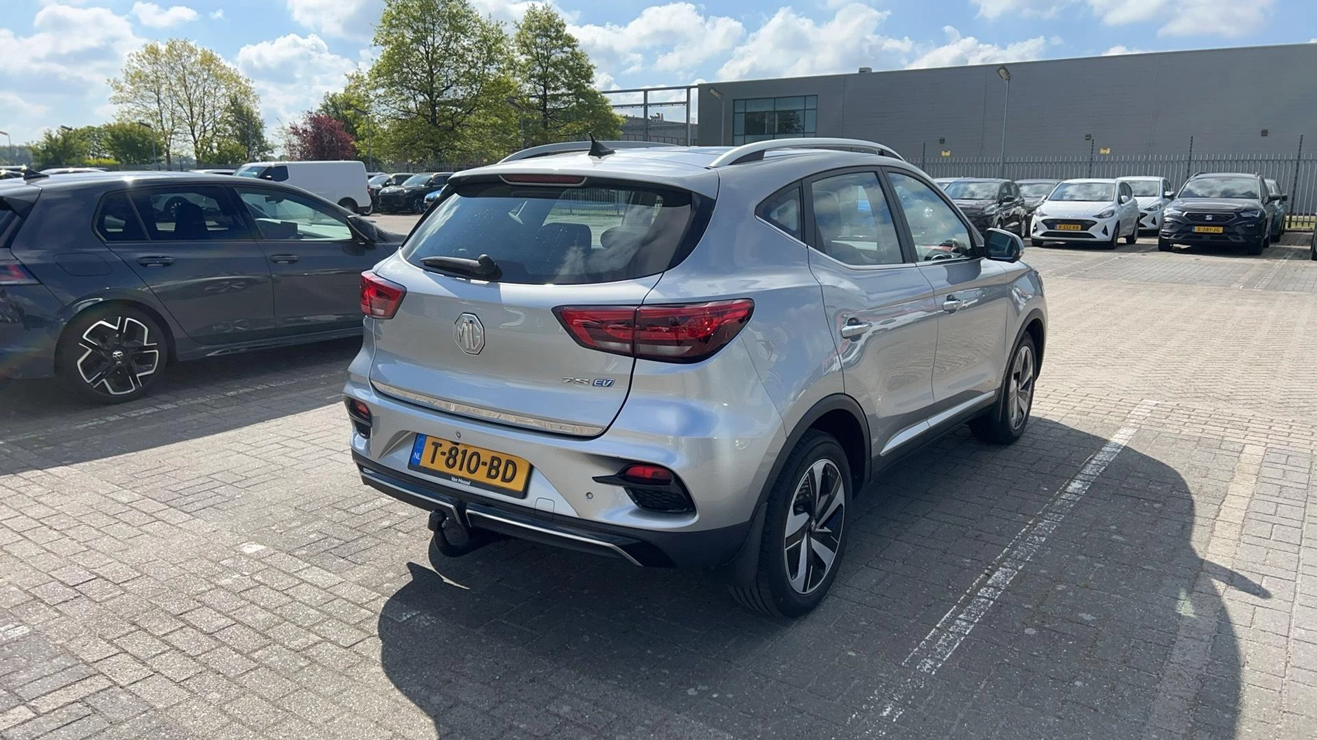 MG-ZS EV-image-3