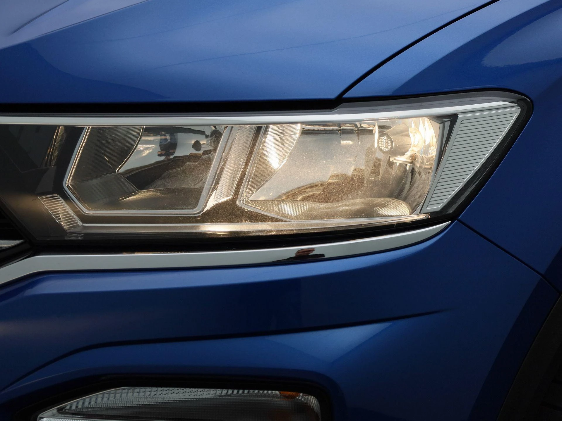 Volkswagen-T-Roc-image-13