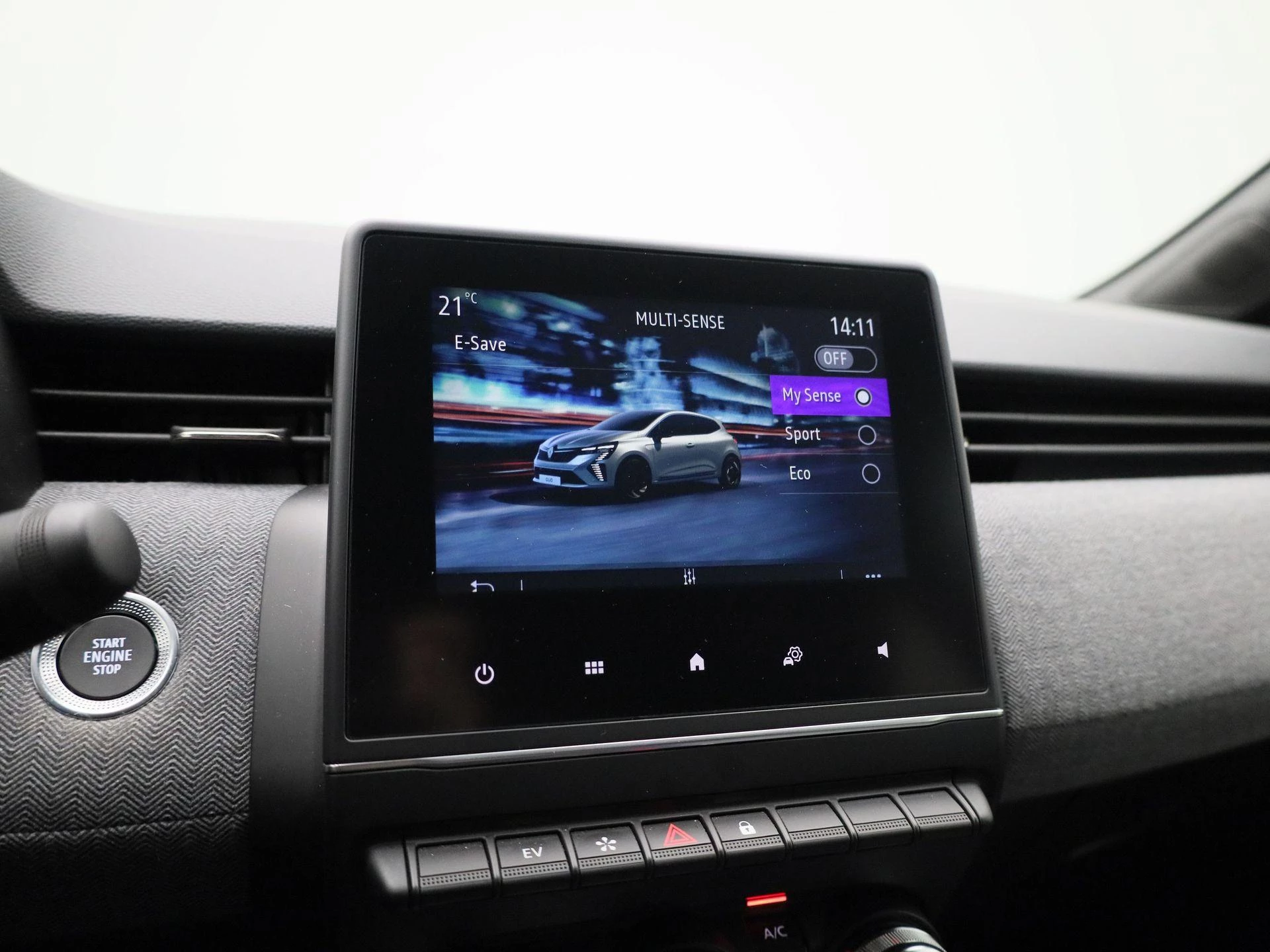 Renault-Clio-image-28