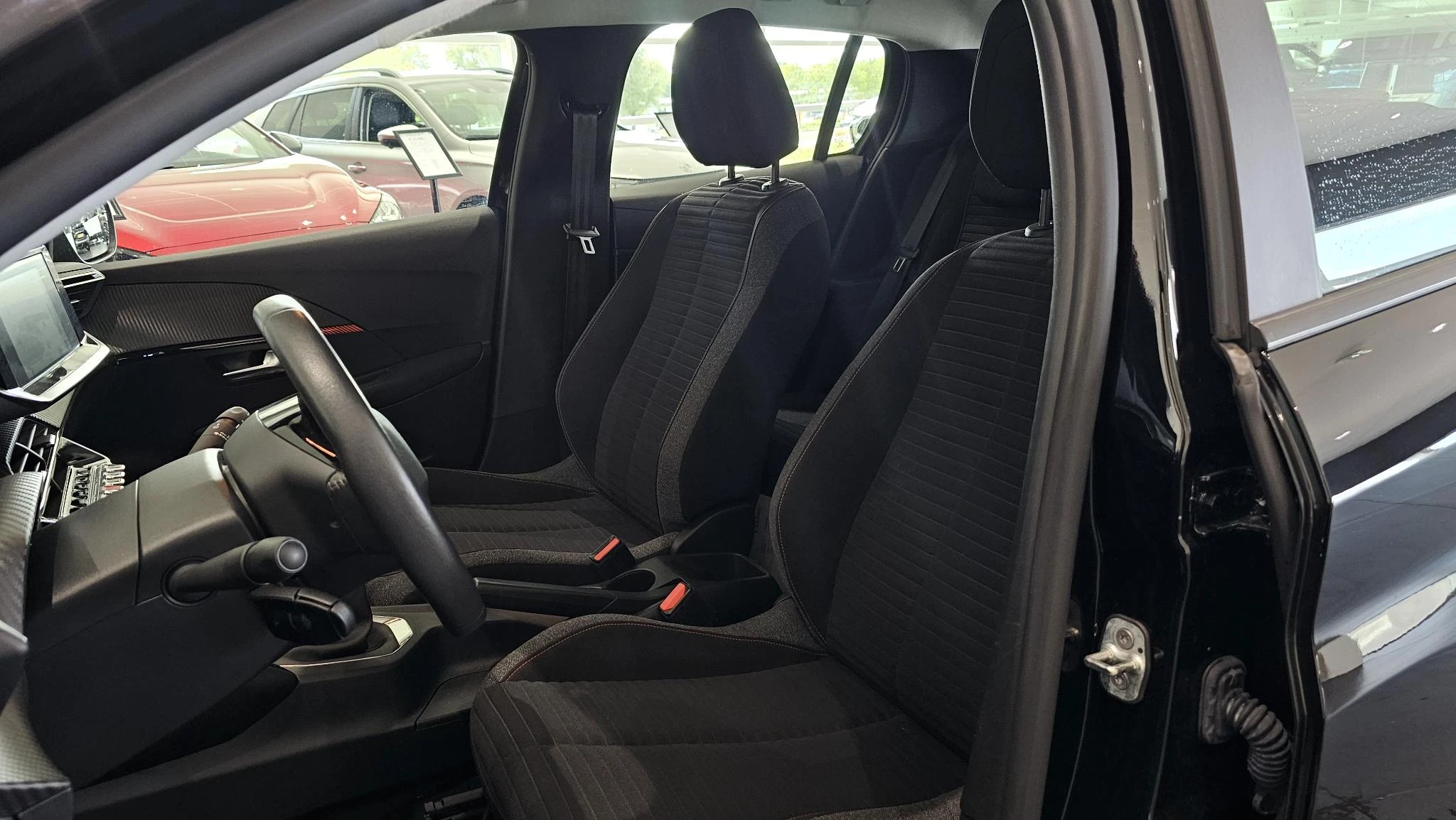 Peugeot-208-image-10