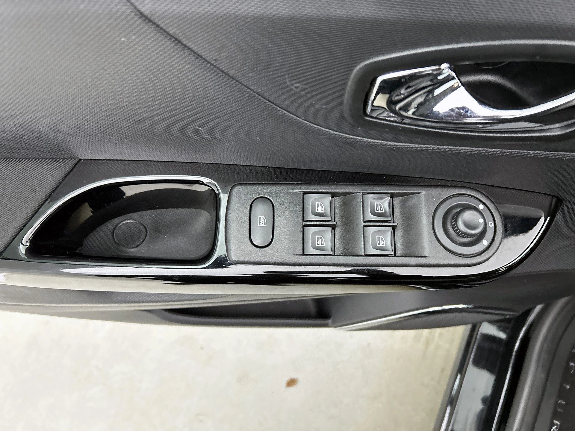 Renault-Captur-image-30