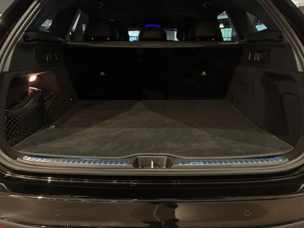 Mercedes-Benz-GLC 300 d-image-13