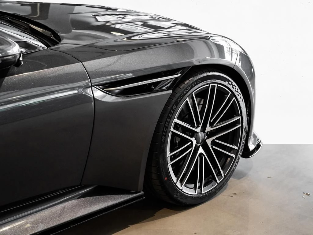 Aston Martin DB12 Coupe Aston Martin Hamburg