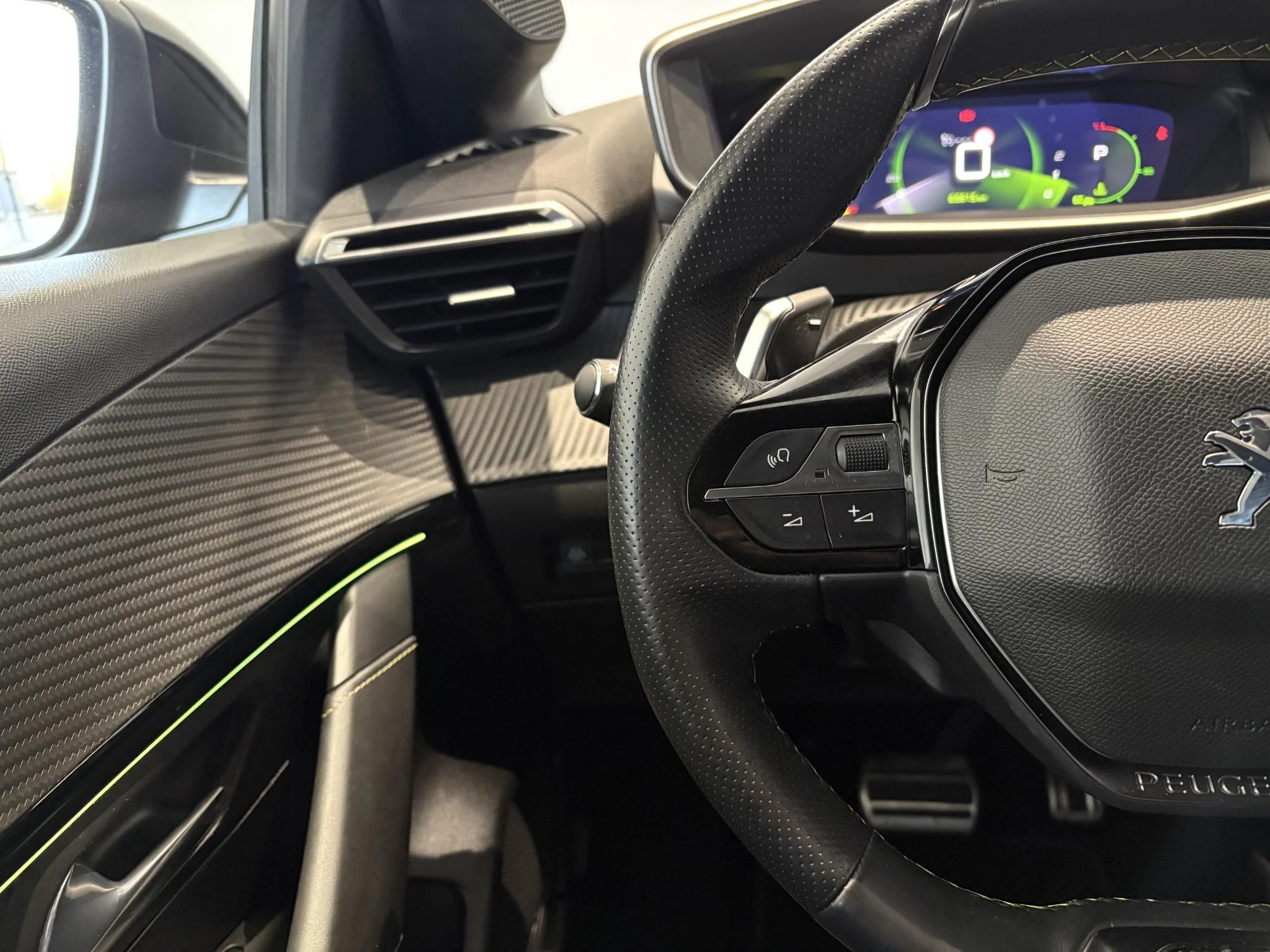 Peugeot-208-image-11