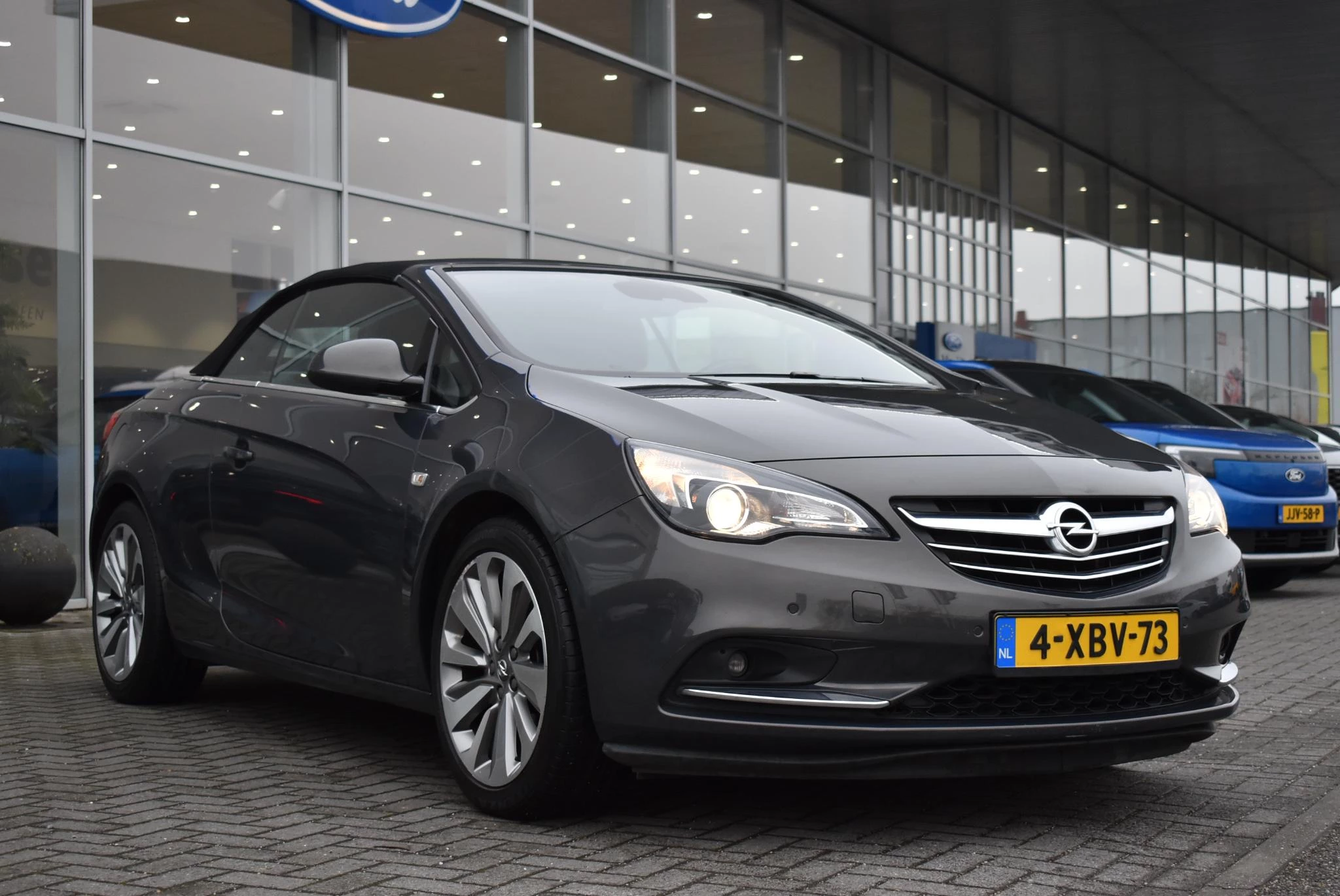 Opel-Cascada-image-2