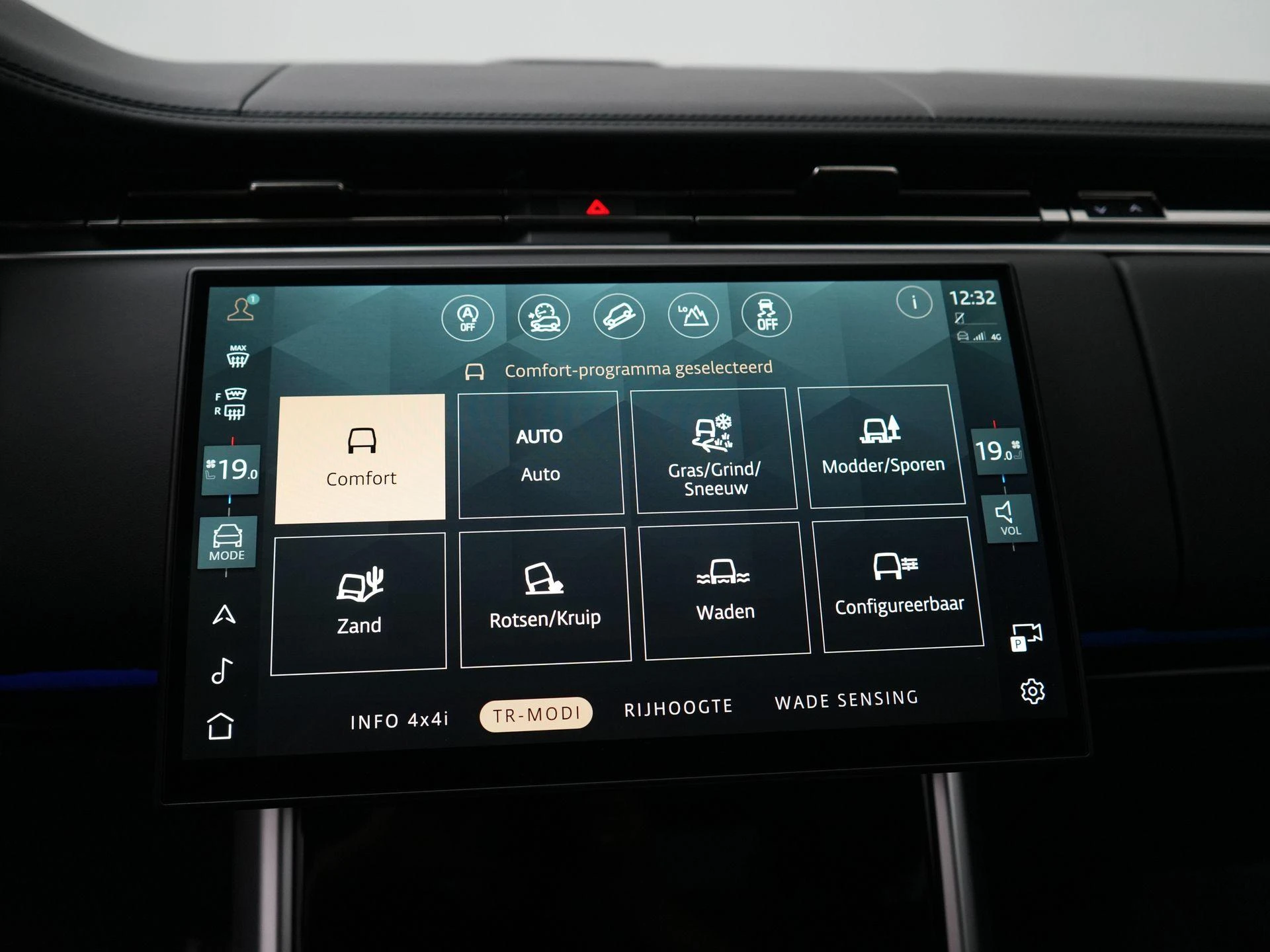 Land Rover-Range Rover-image-29