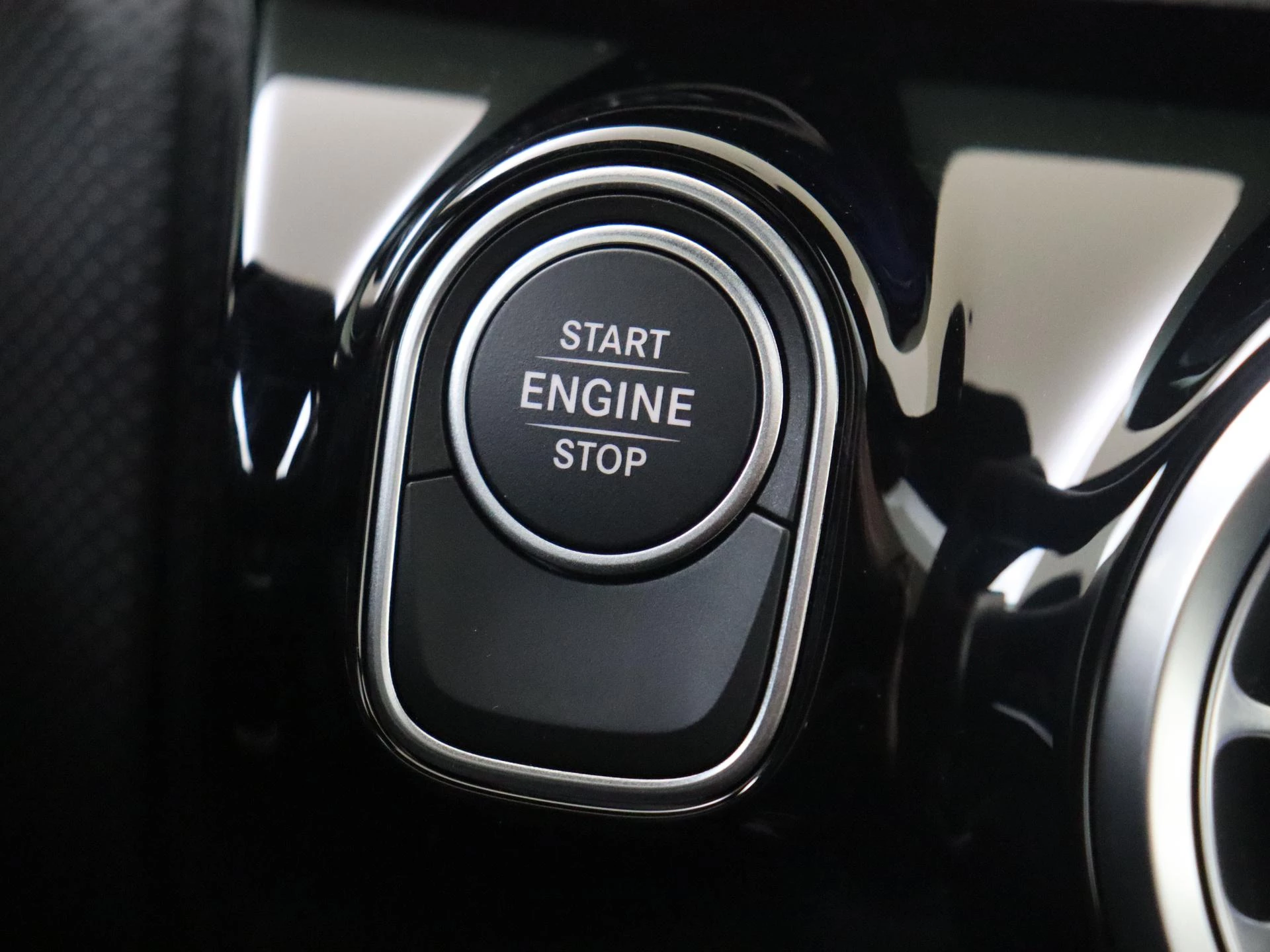 Mercedes-Benz-A-Klasse-image-25