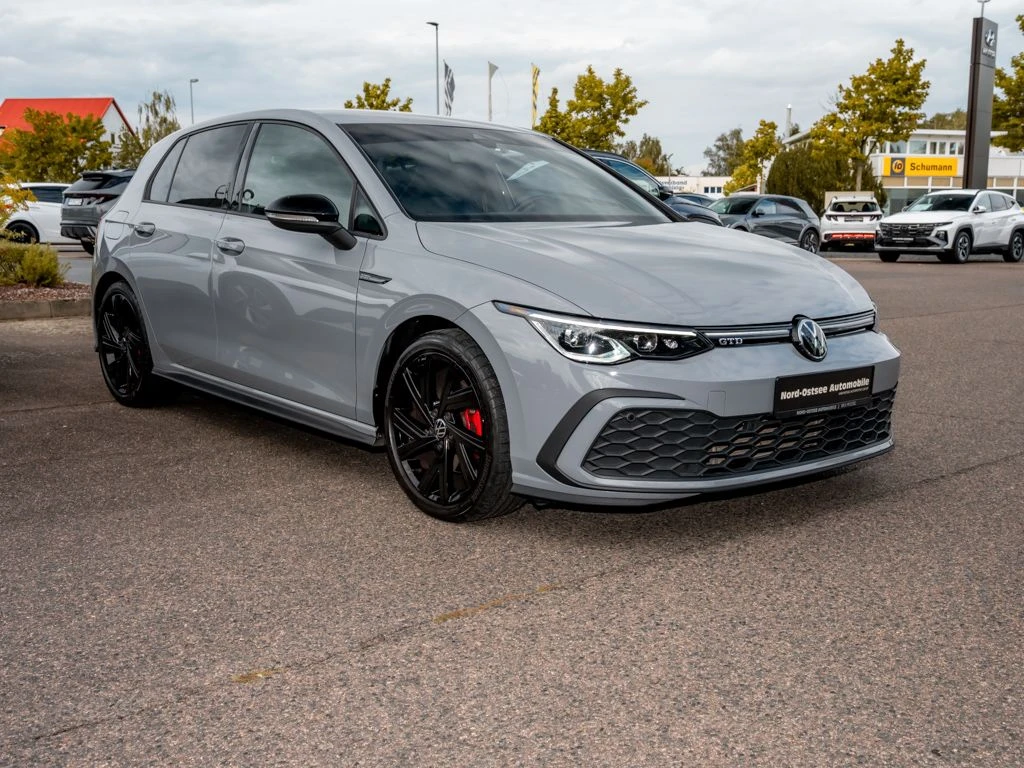 Volkswagen-Golf-image-3
