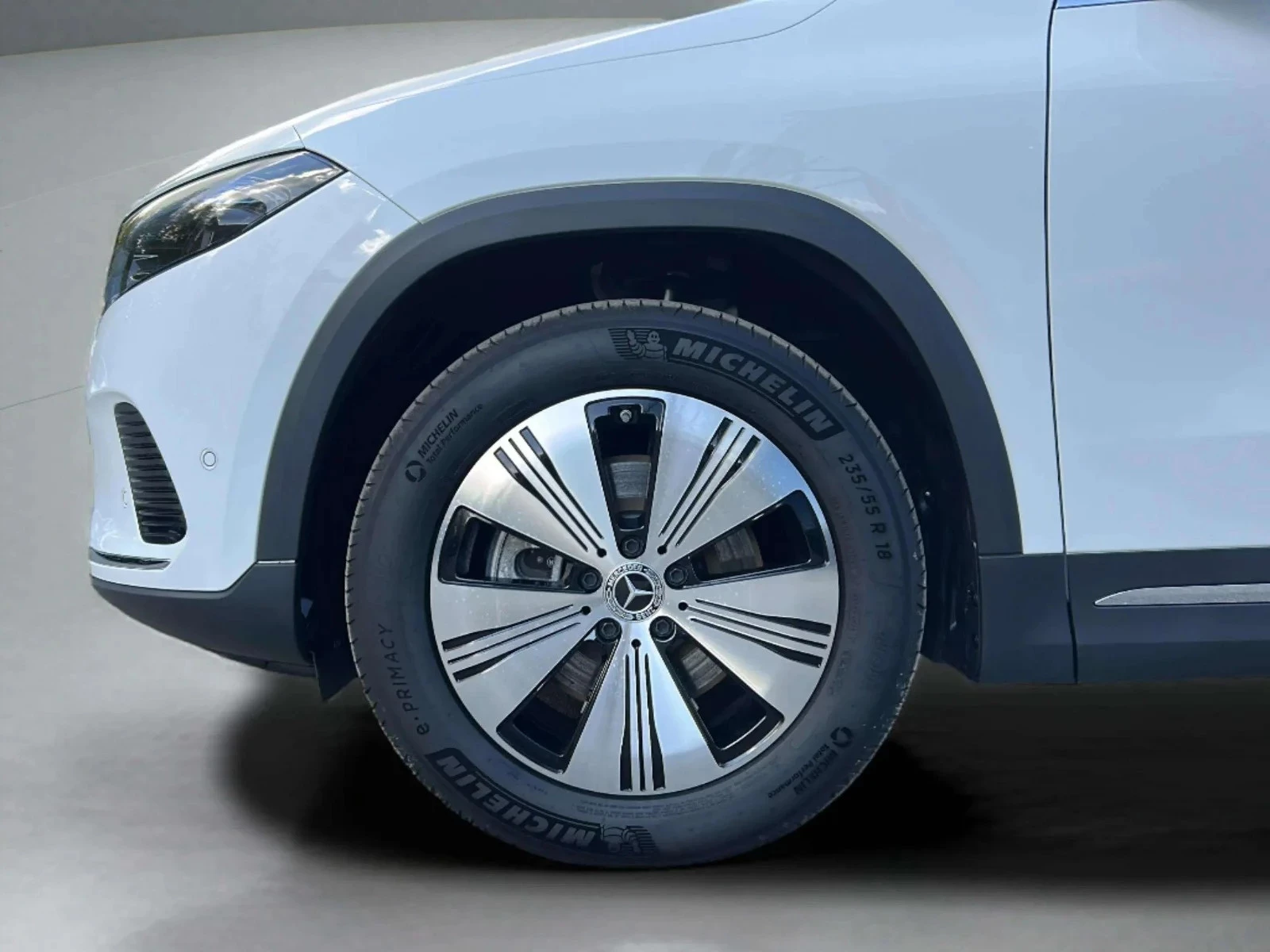 Mercedes-Benz-EQA-image-8