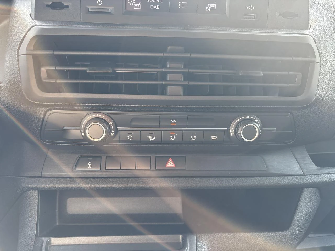 Peugeot-Expert-image-13
