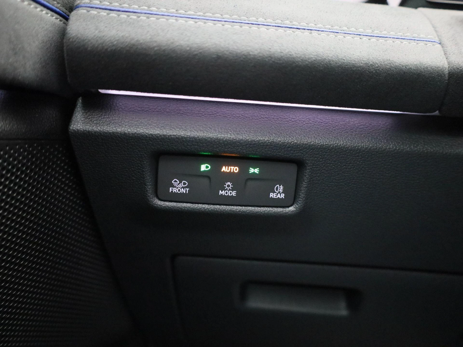 Volkswagen-Tiguan-image-25