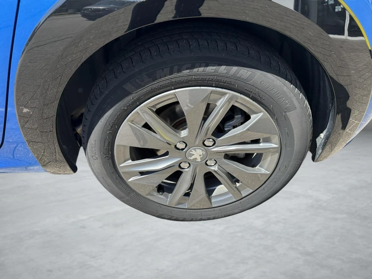 Peugeot-e-208-image-9