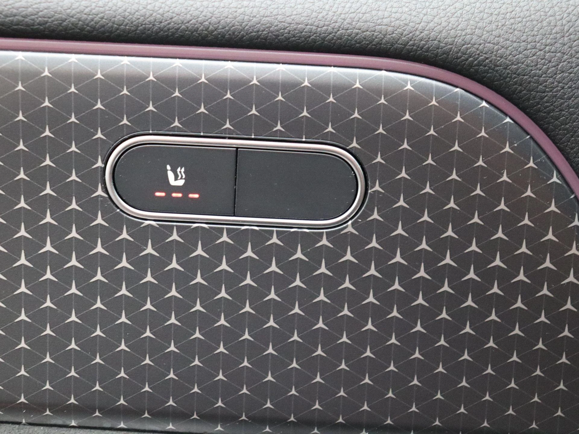 Mercedes-Benz-EQB-image-8
