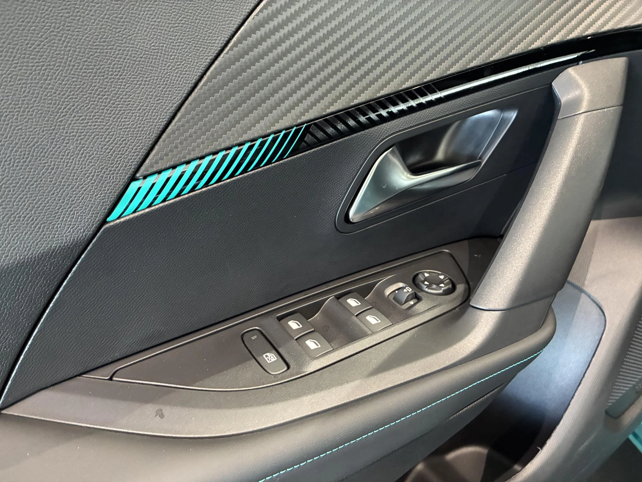 Peugeot-2008-image-13