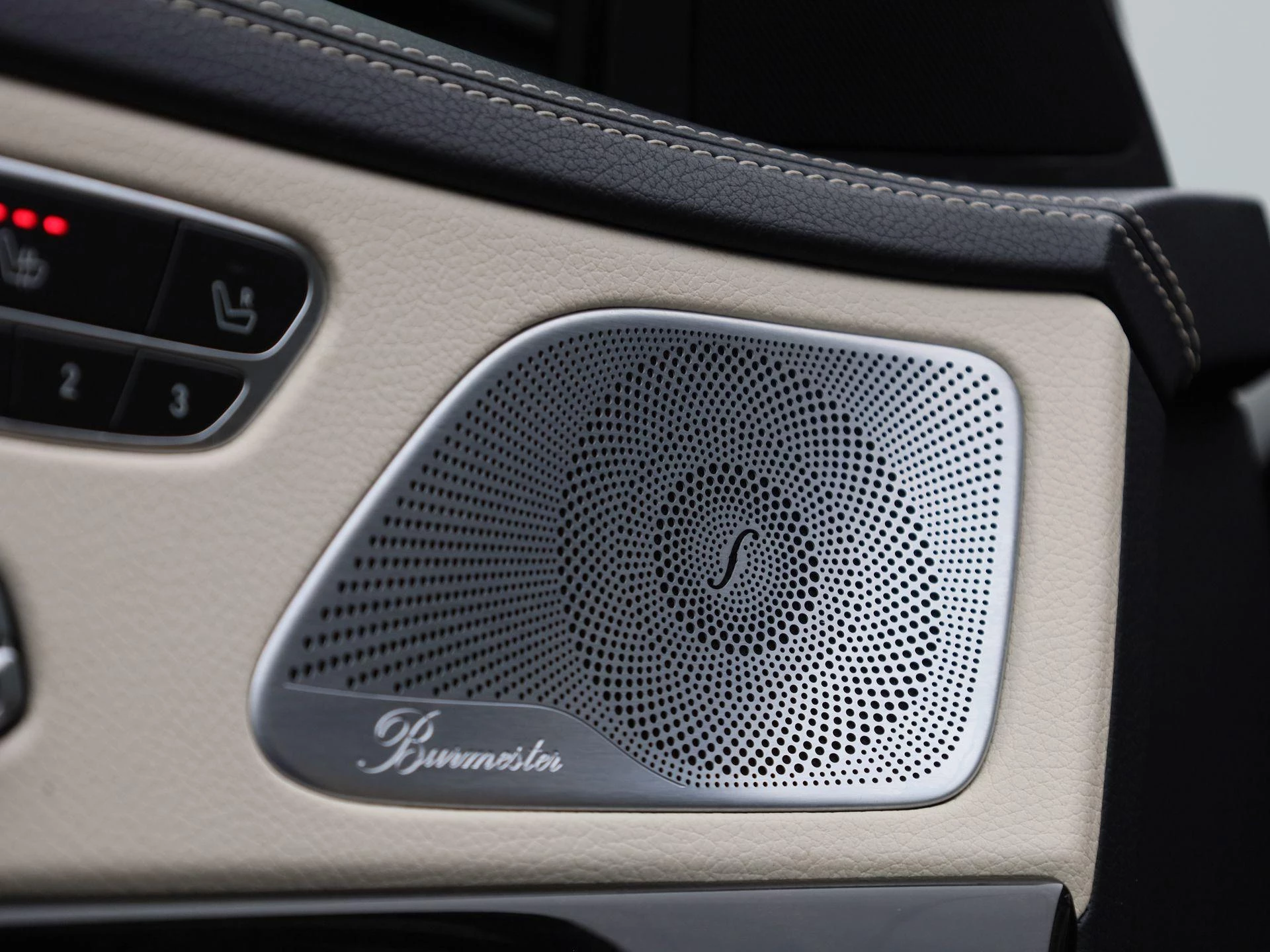 Mercedes-Benz-S-Klasse-image-45