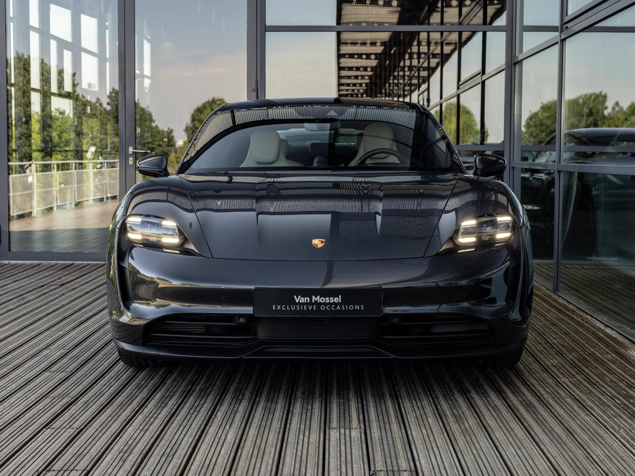 Porsche-Taycan-image-3
