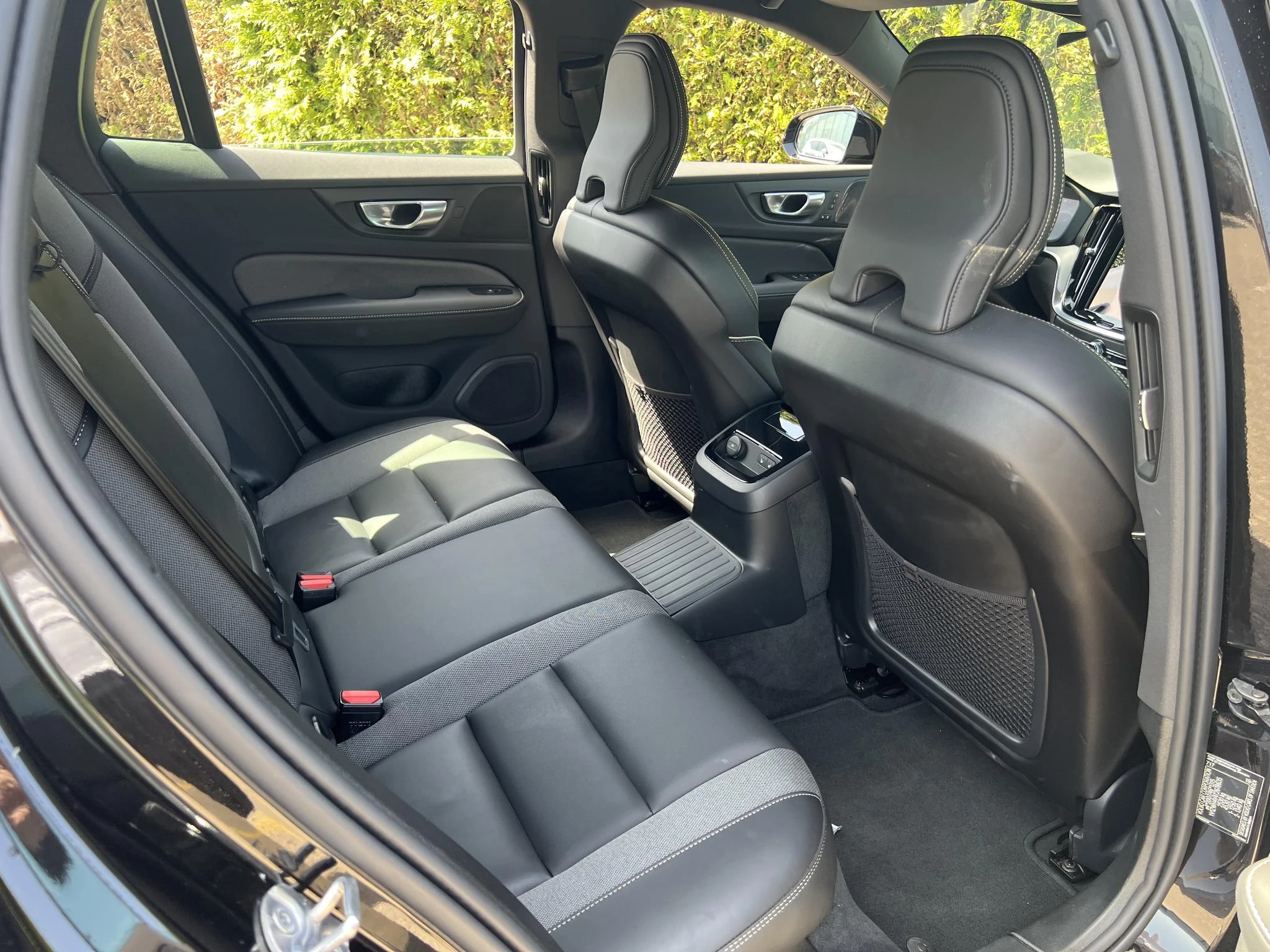 Volvo V60 T6 Plug-in hybrid AWD Plus Dark