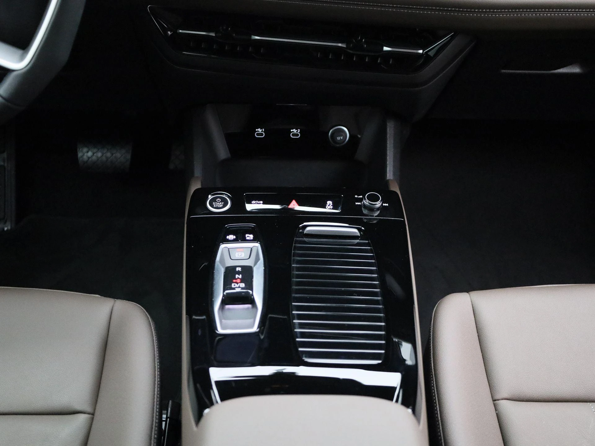 Audi-Q6 e-tron-image-9
