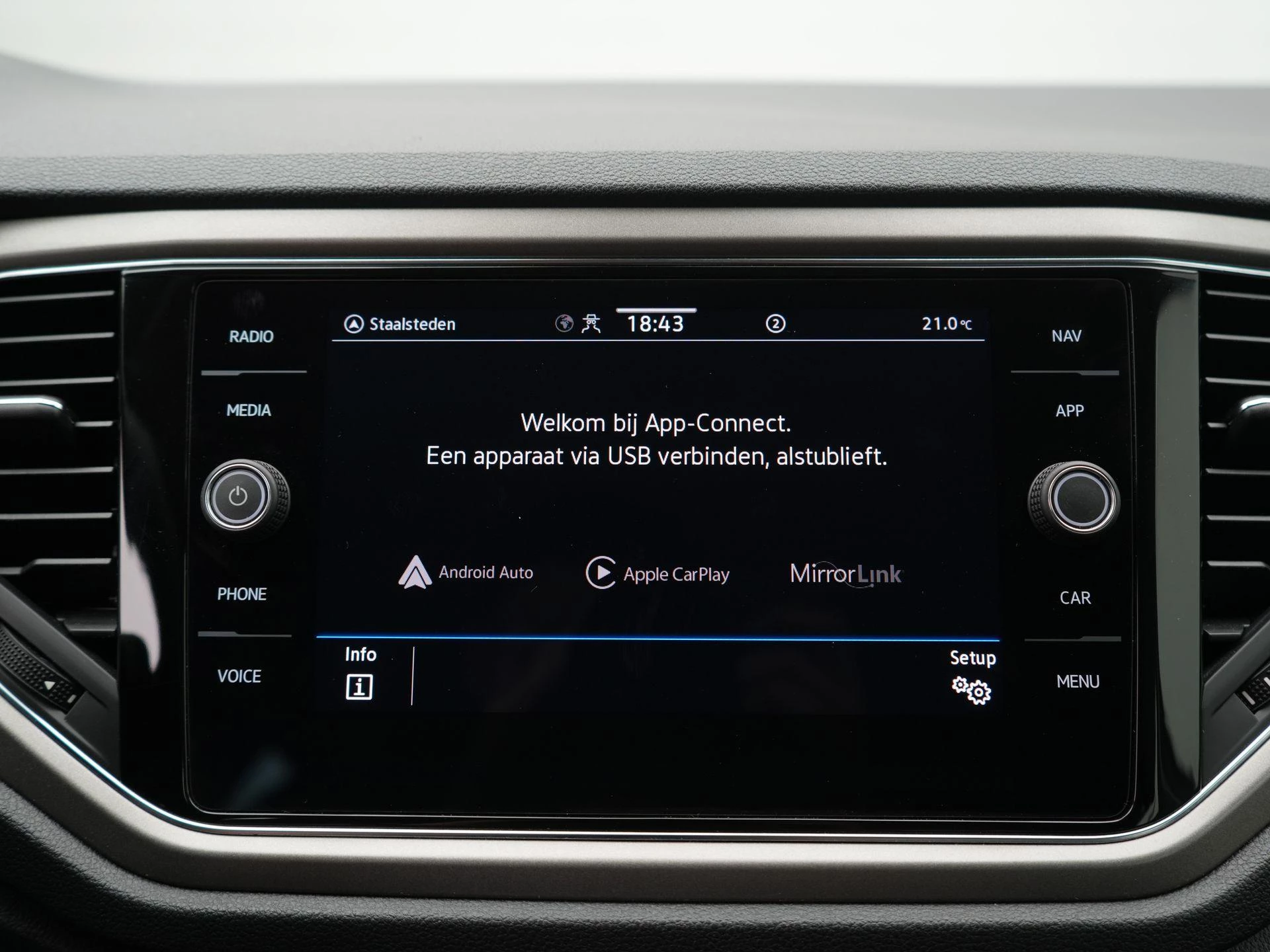 Volkswagen-T-Roc-image-15