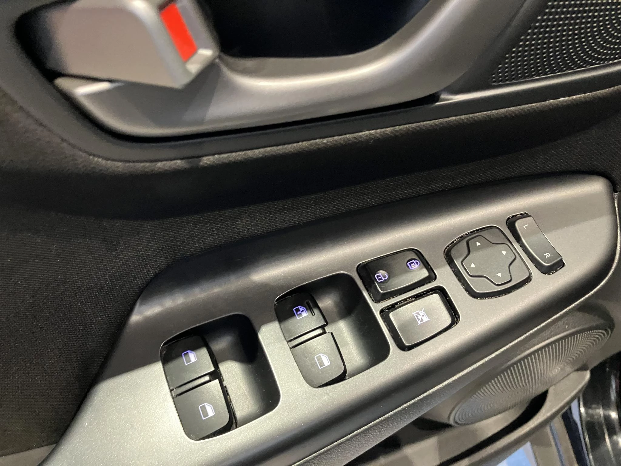 Hyundai-Kona-image-18