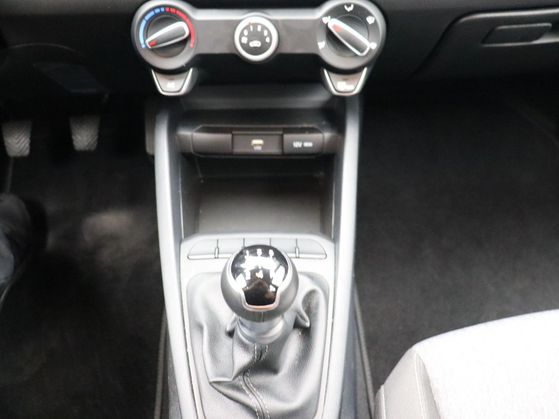 Kia-Stonic-image-6