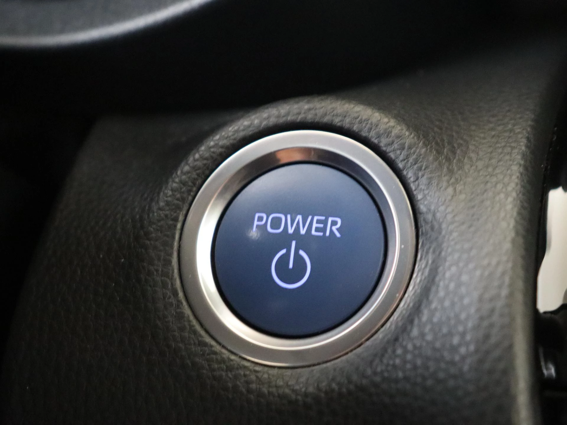 Toyota-Yaris Cross-image-23