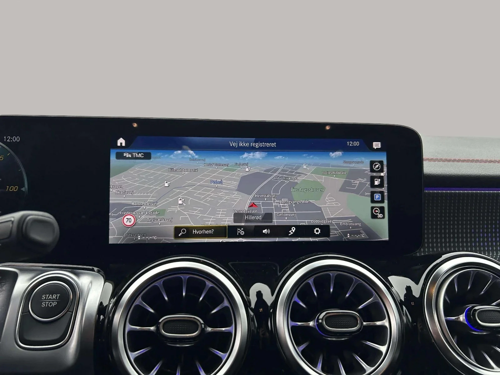 Mercedes-Benz-EQB-image-15