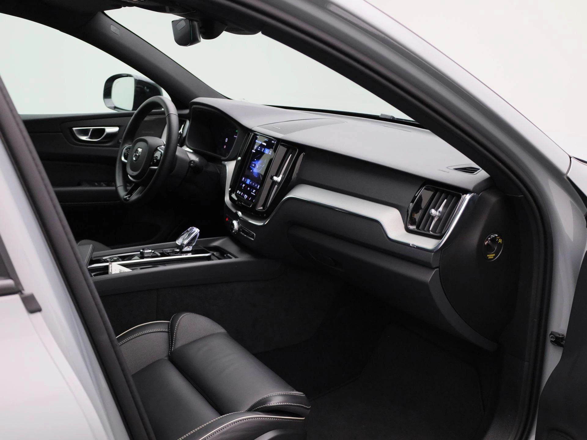 Volvo XC60 2.0 T6 Plug-in hybrid AWD Plus Dark