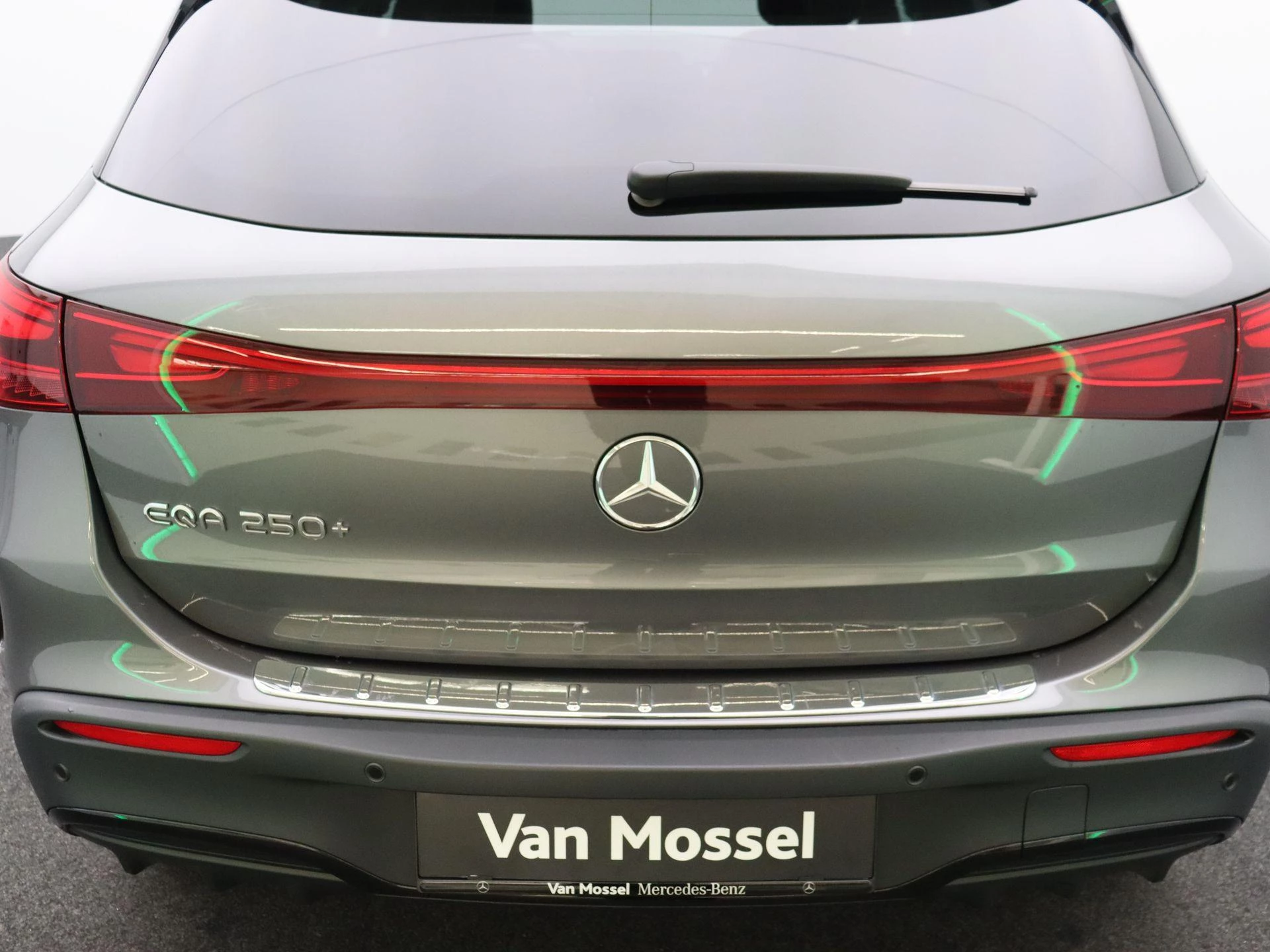 Mercedes-Benz EQA 250+ Star Edition + PANORAMISCH DAK + BURMESTER + HEAD UP + CARPLAY