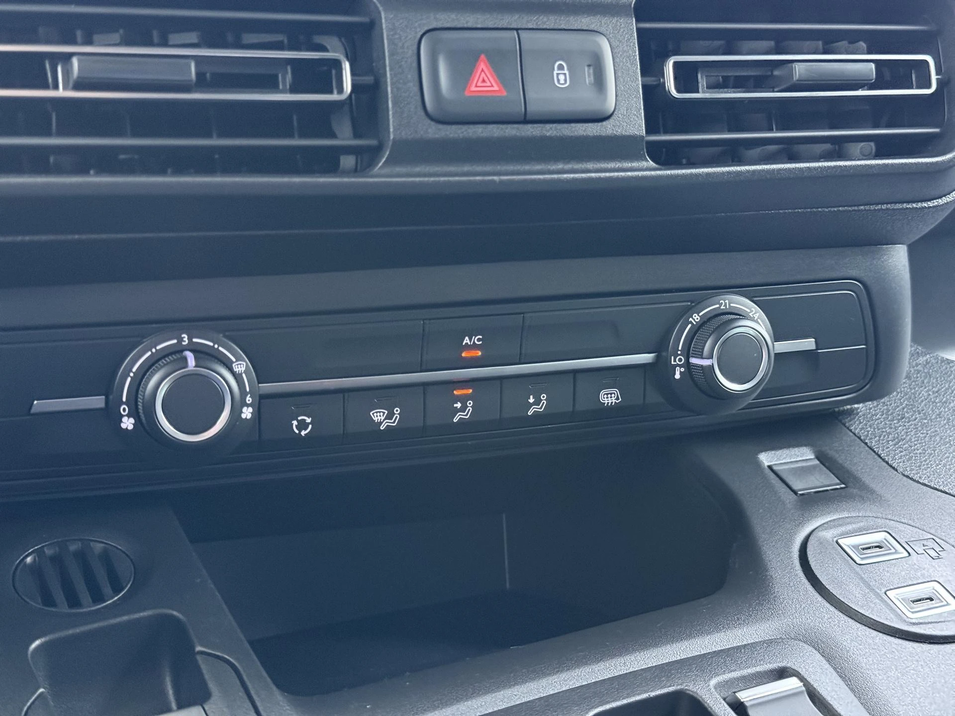 Opel-Combo-e-image-23