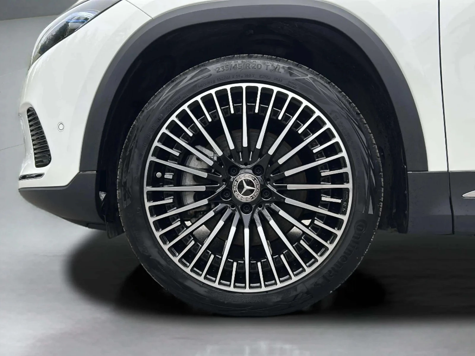 Mercedes-Benz-EQA-image-8