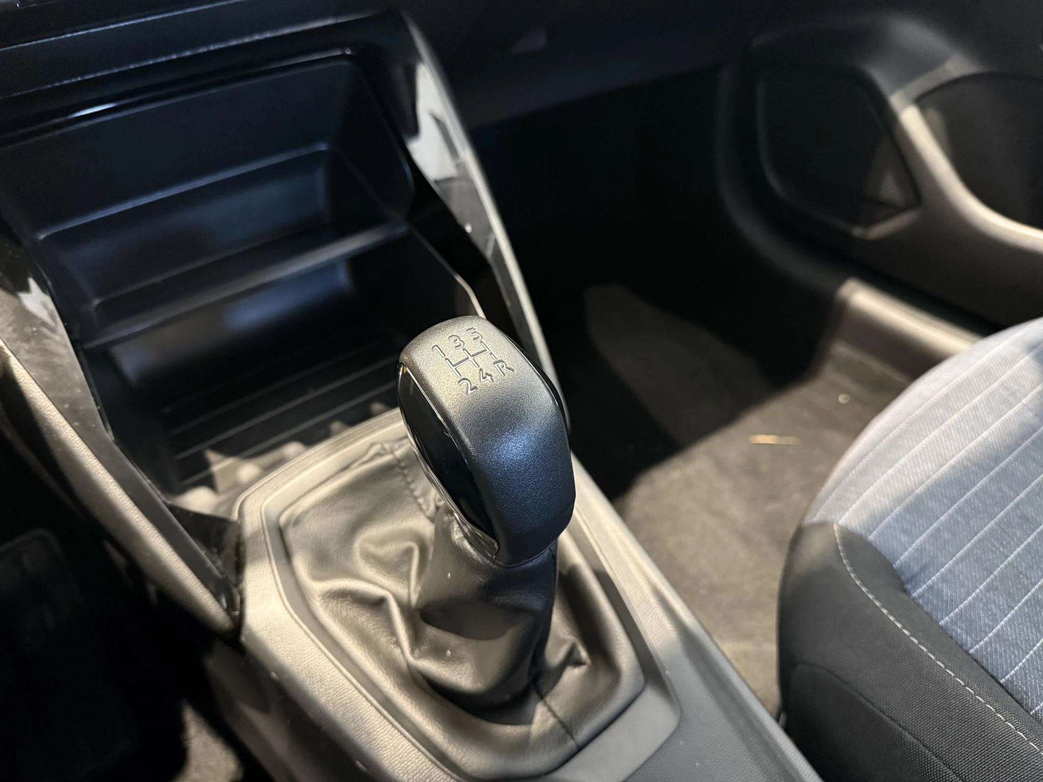 Peugeot-208-image-15