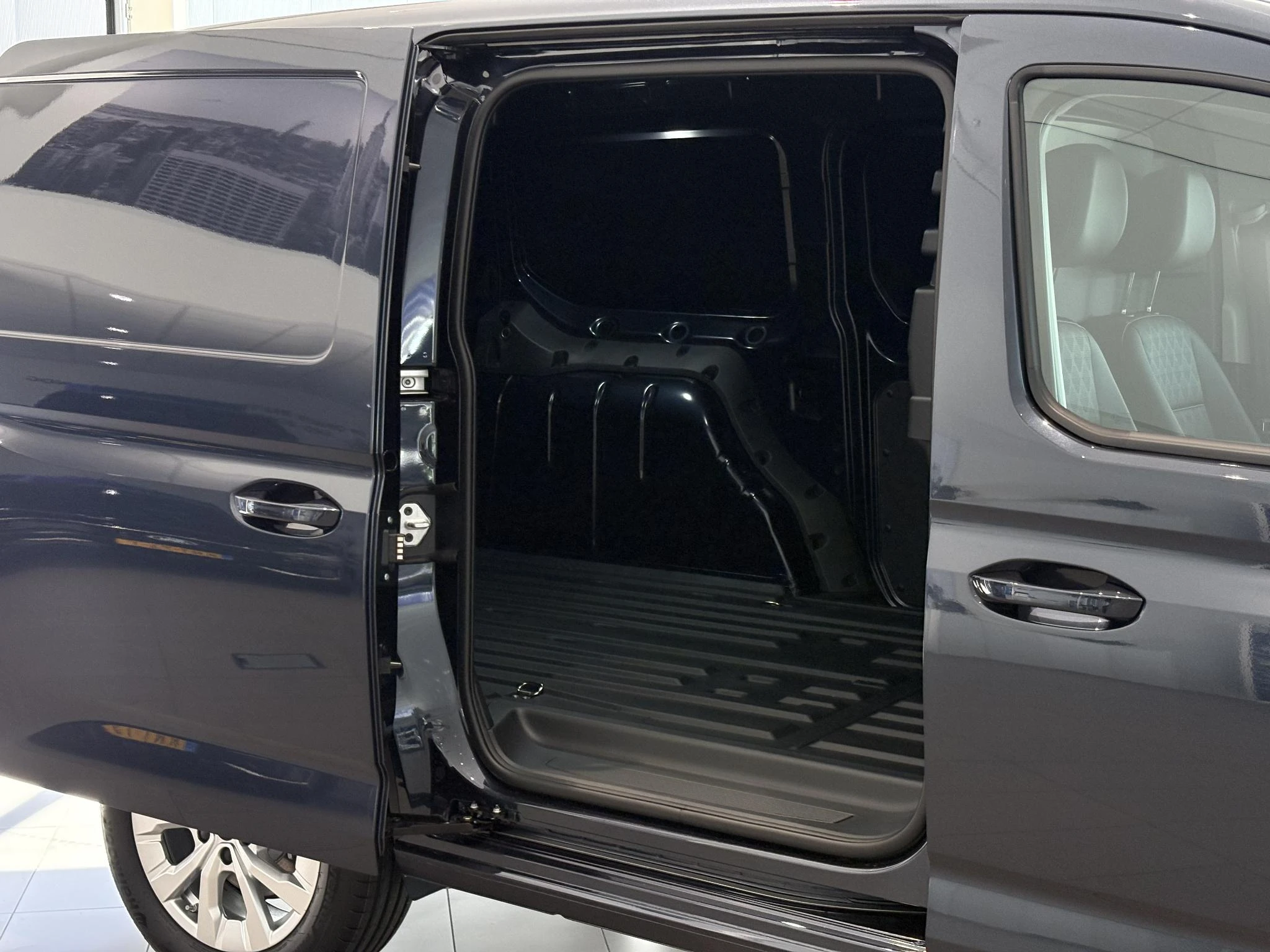 Ford-Transit Connect-image-12