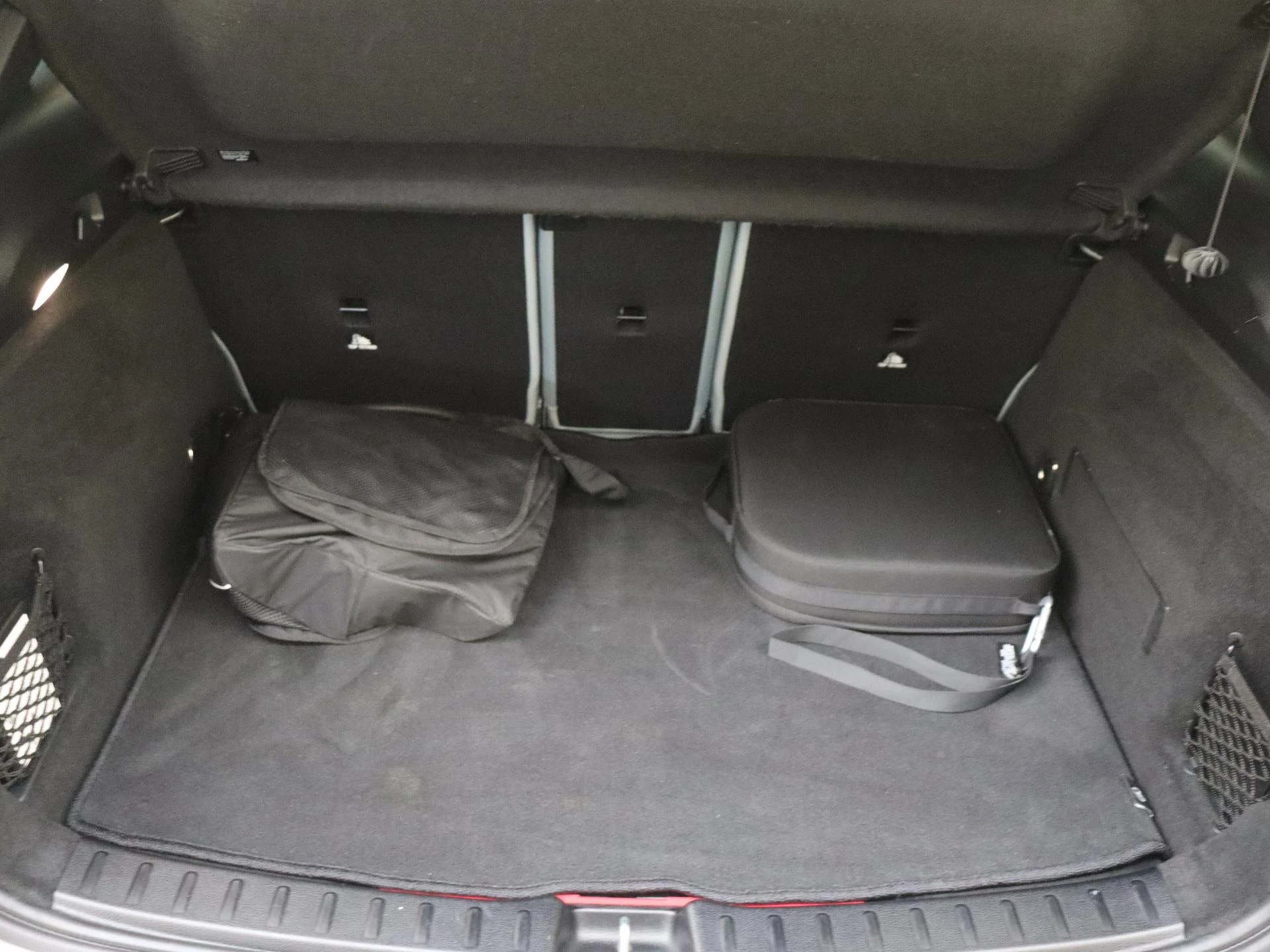 Mercedes-Benz-GLA-image-30