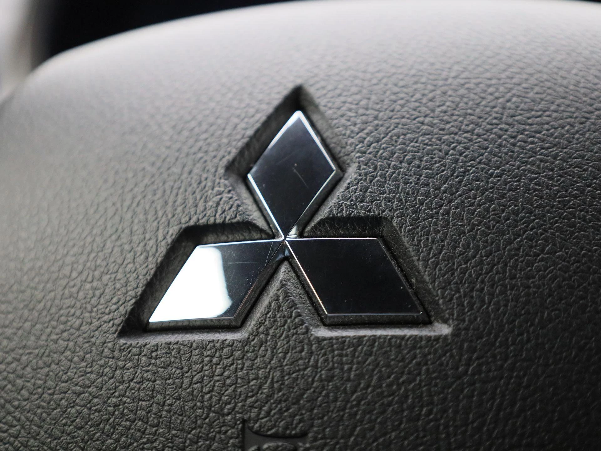 Mitsubishi-Eclipse Cross-image-34