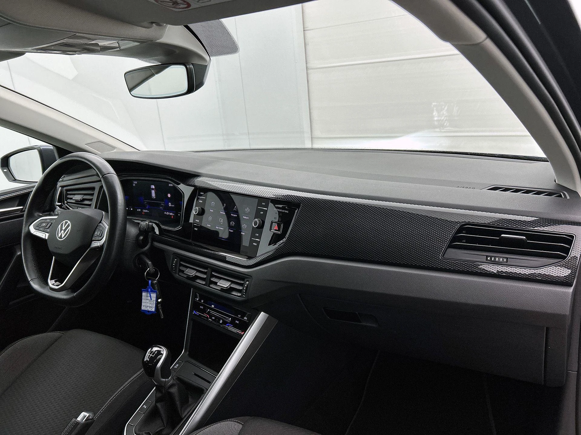 Volkswagen-Polo-image-15