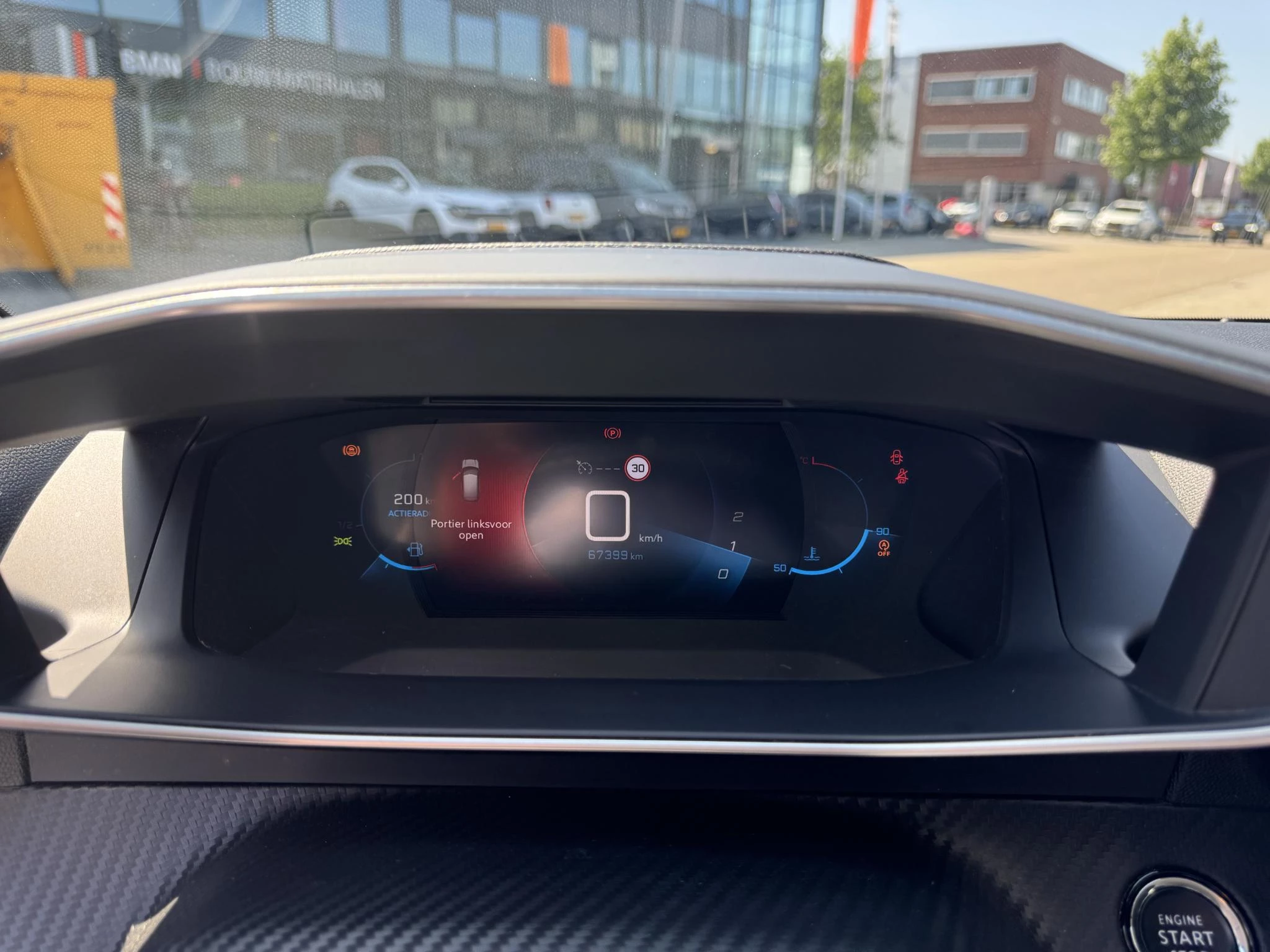 Peugeot-208-image-18