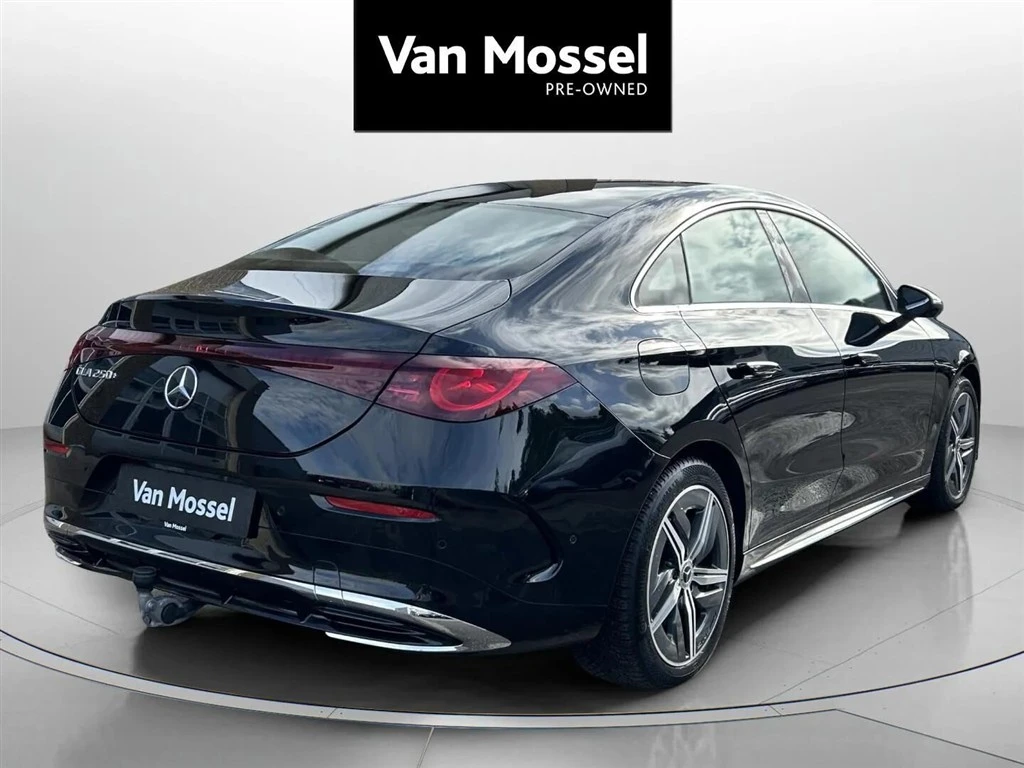 Mercedes-Benz-CLA-image-4