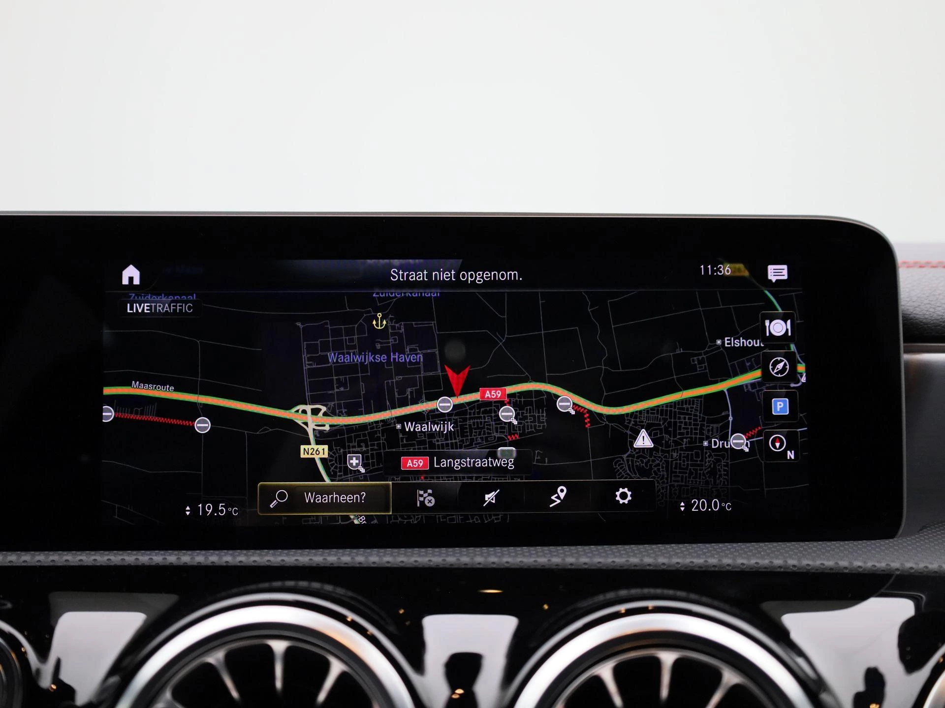 Mercedes-Benz-CLA-image-15