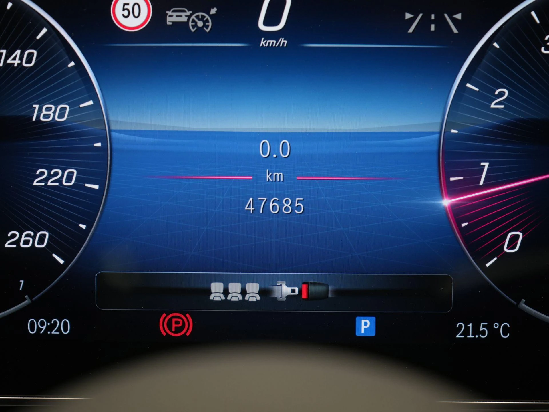 Mercedes-Benz-C-Klasse-image-45