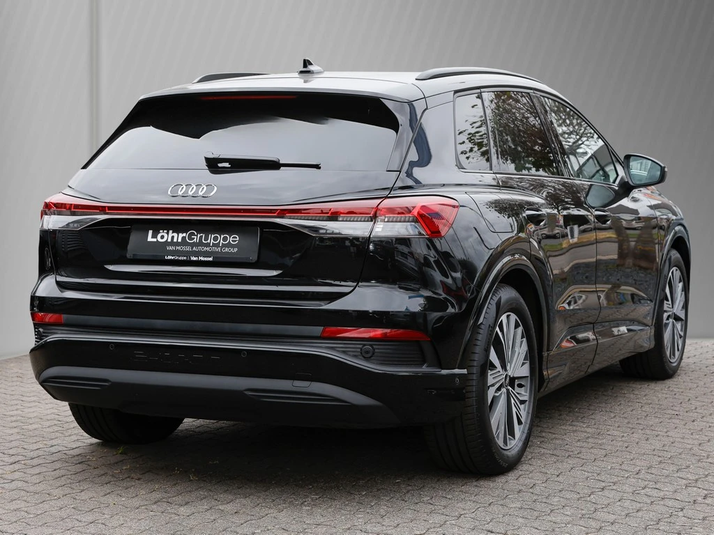 Audi Q4 e-tron 40 /MatrixLED/Navi/Pano/RFK/ACC