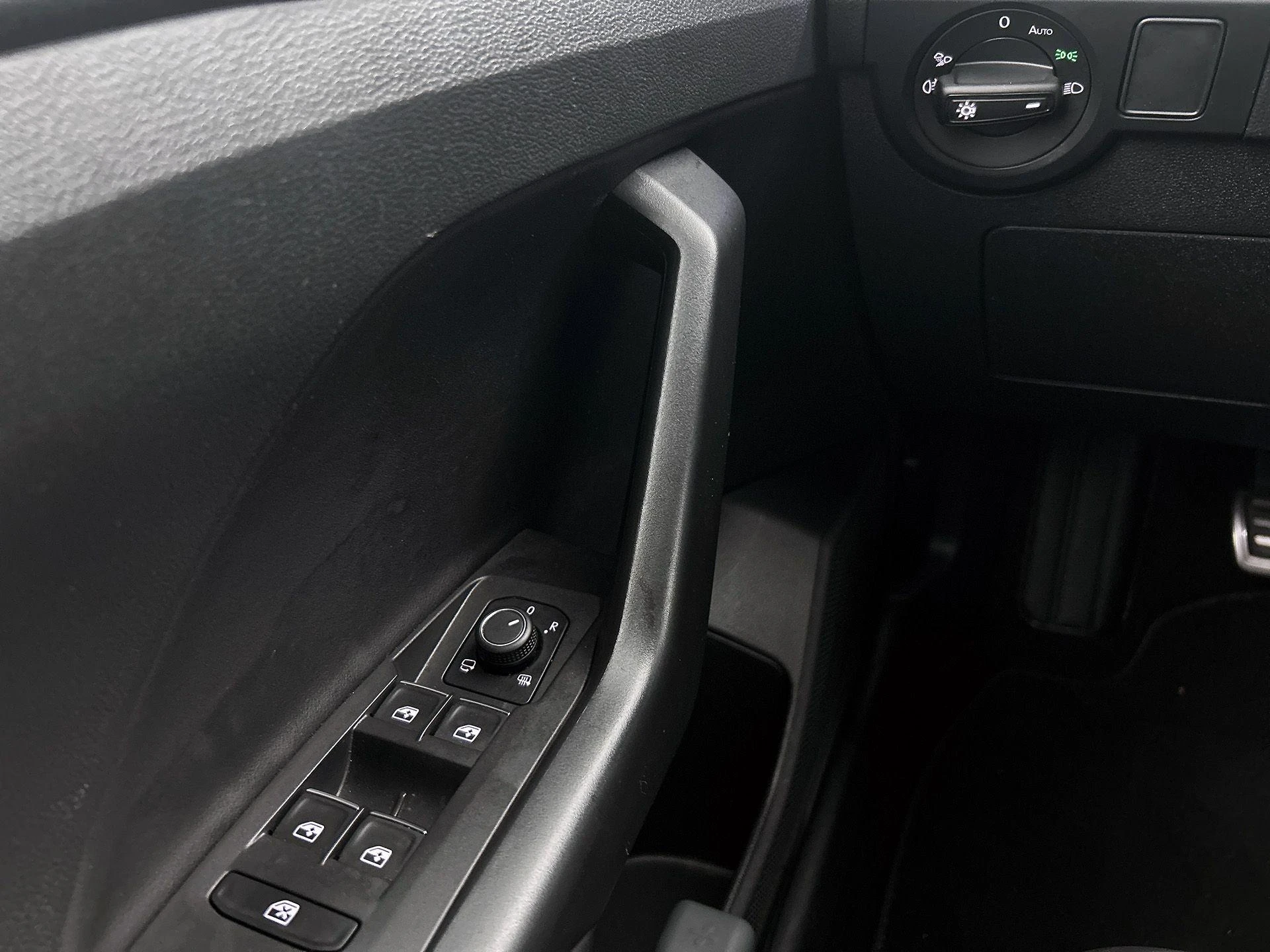 Volkswagen-T-Cross-image-32