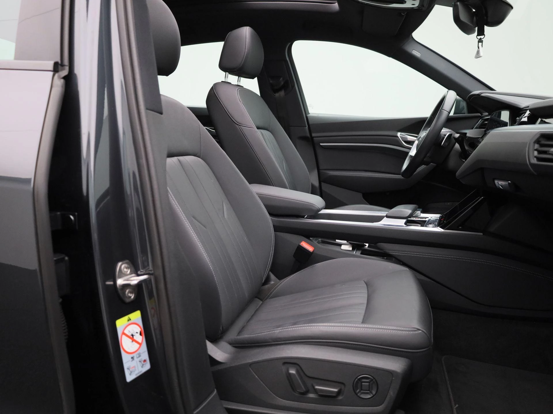 Audi-e-tron-image-37